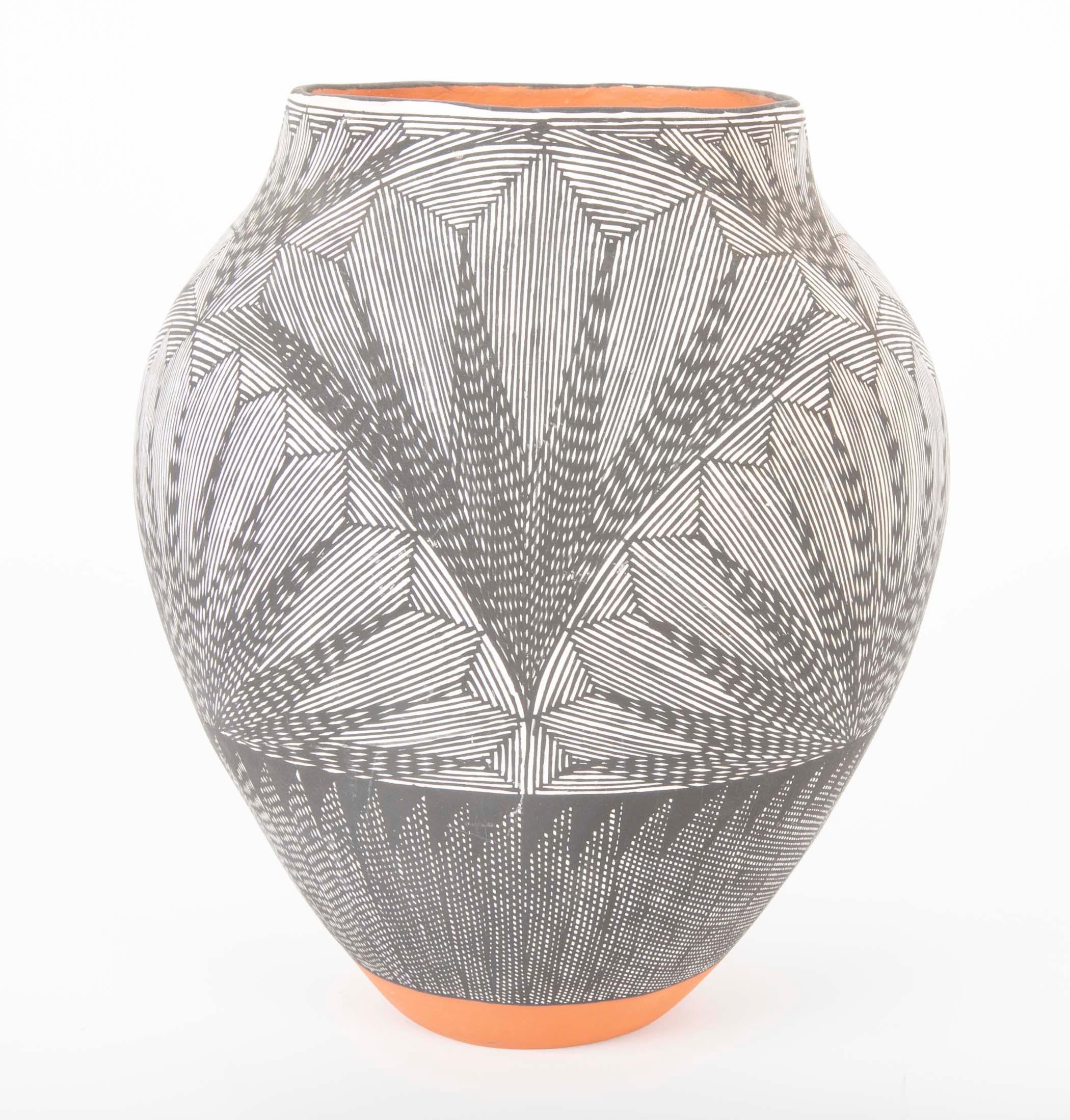 Acoma Vessel with Black and White Fine Line Design 2