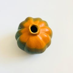 Vase en forme de courge  par Patricia Garrett Pottery Studio 1989