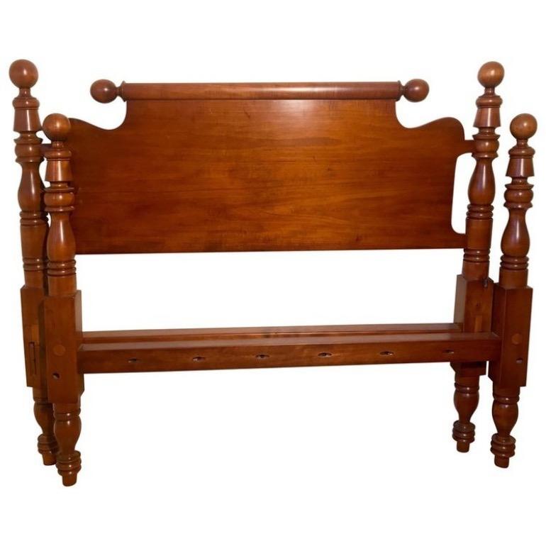 American Acorn Top High Low Bed with Light Birdseye Maple, circa 1820 For Sale