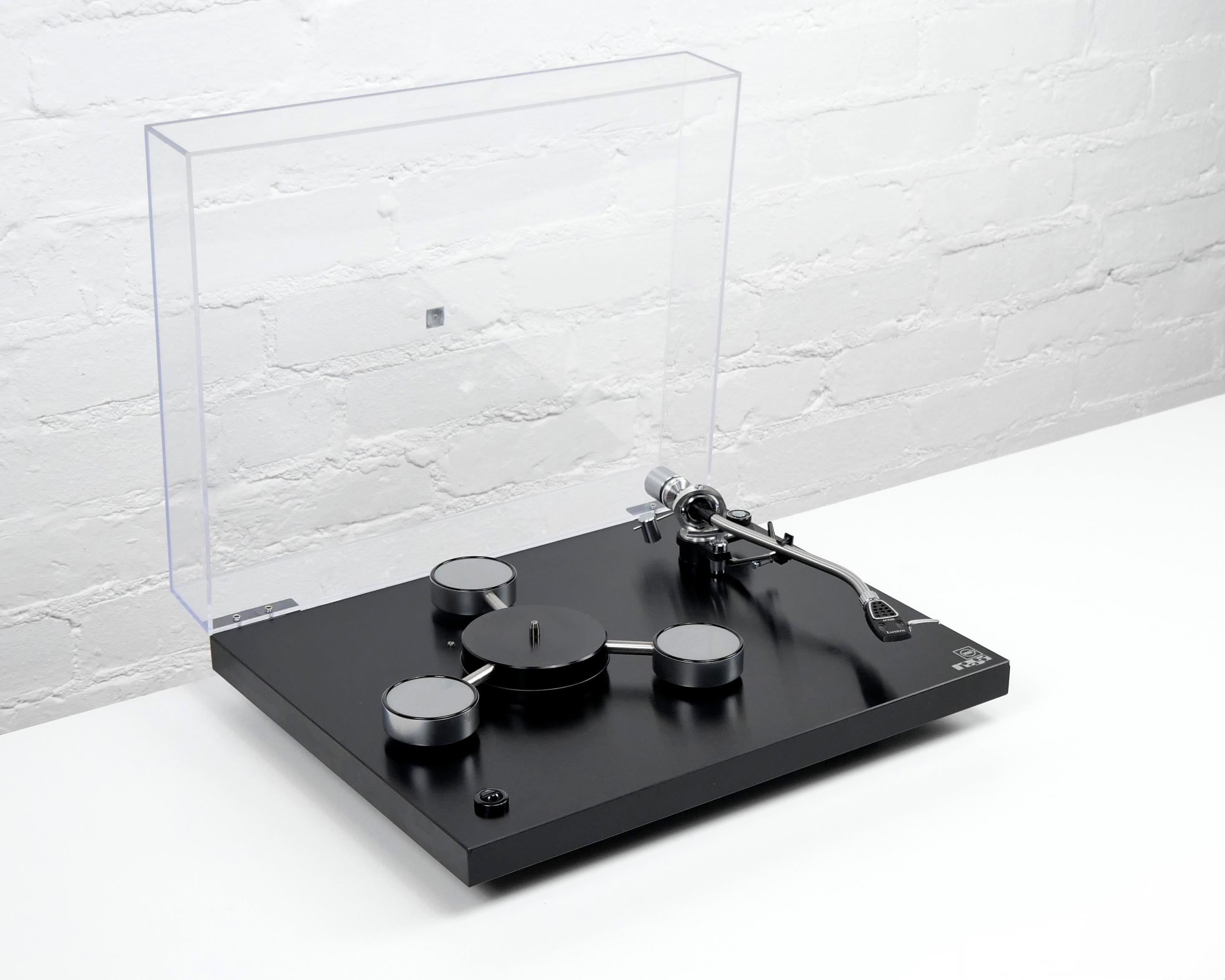 Rega Research Ltd, UK
Acos Rega ‘Planet’ turntable with Acos Lustre tonearm, 1972

Good original early version of this turntable in working condition.

Requires cartridge/stylus to complete. We are happy to help/advise on suitable cartridges. We can