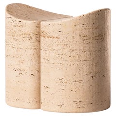 Taburete de travertino Acra de Arthur Vallin