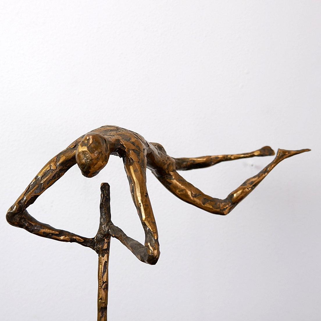 Brutalismo Scultura in bronzo dell'Uomo Acrobatico di Pieter Florizoon (1937-2015) in vendita