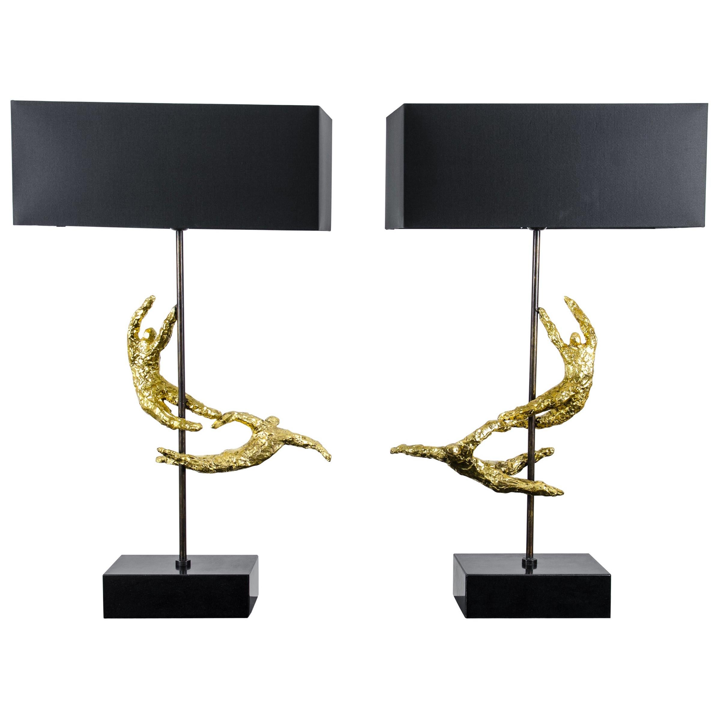 „Acrobats“ Bronze-Skulpturen-Tischlampen-Set im Angebot