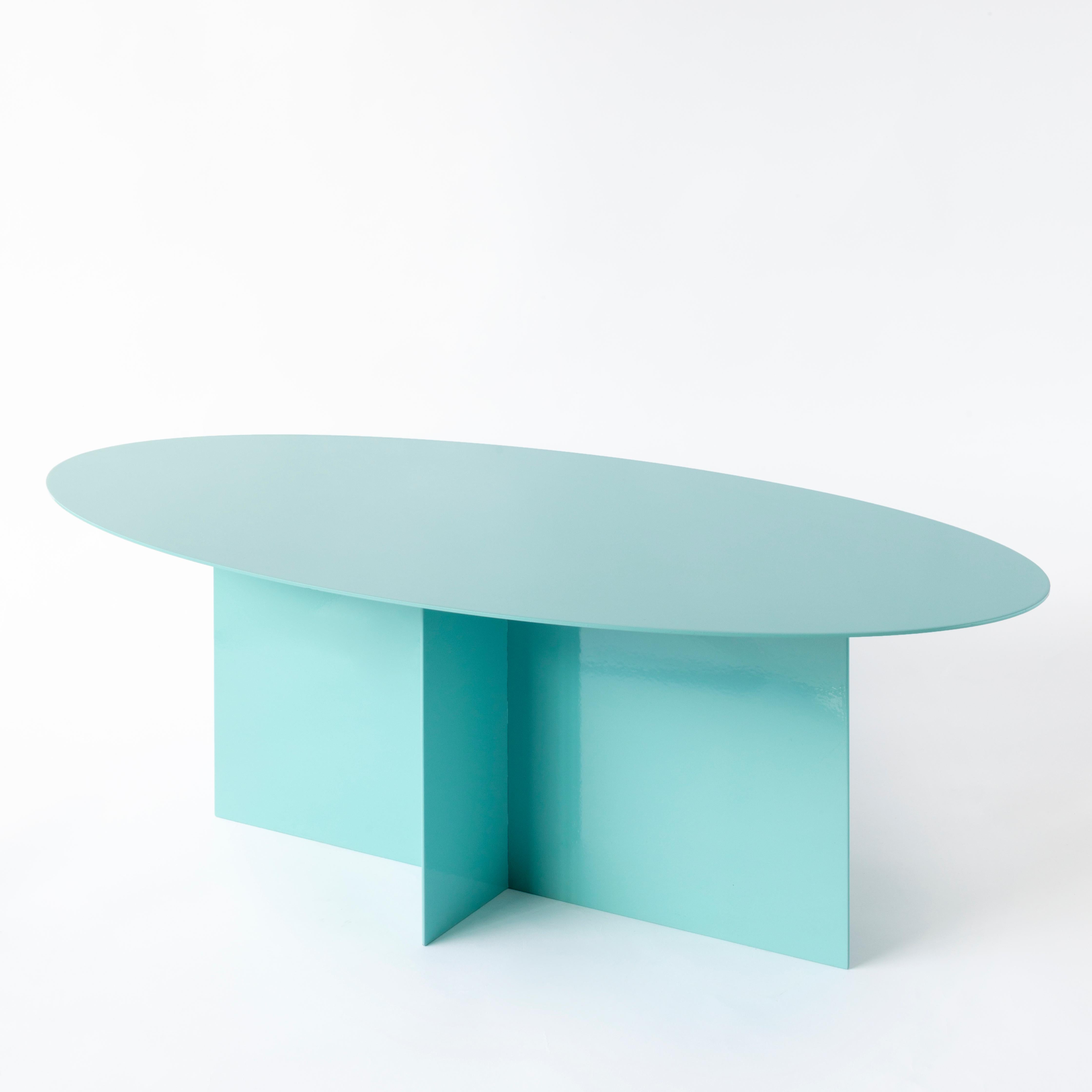 italien Table basse du 21e siècle personnalisable en fer laqué bleu elliptique en vente