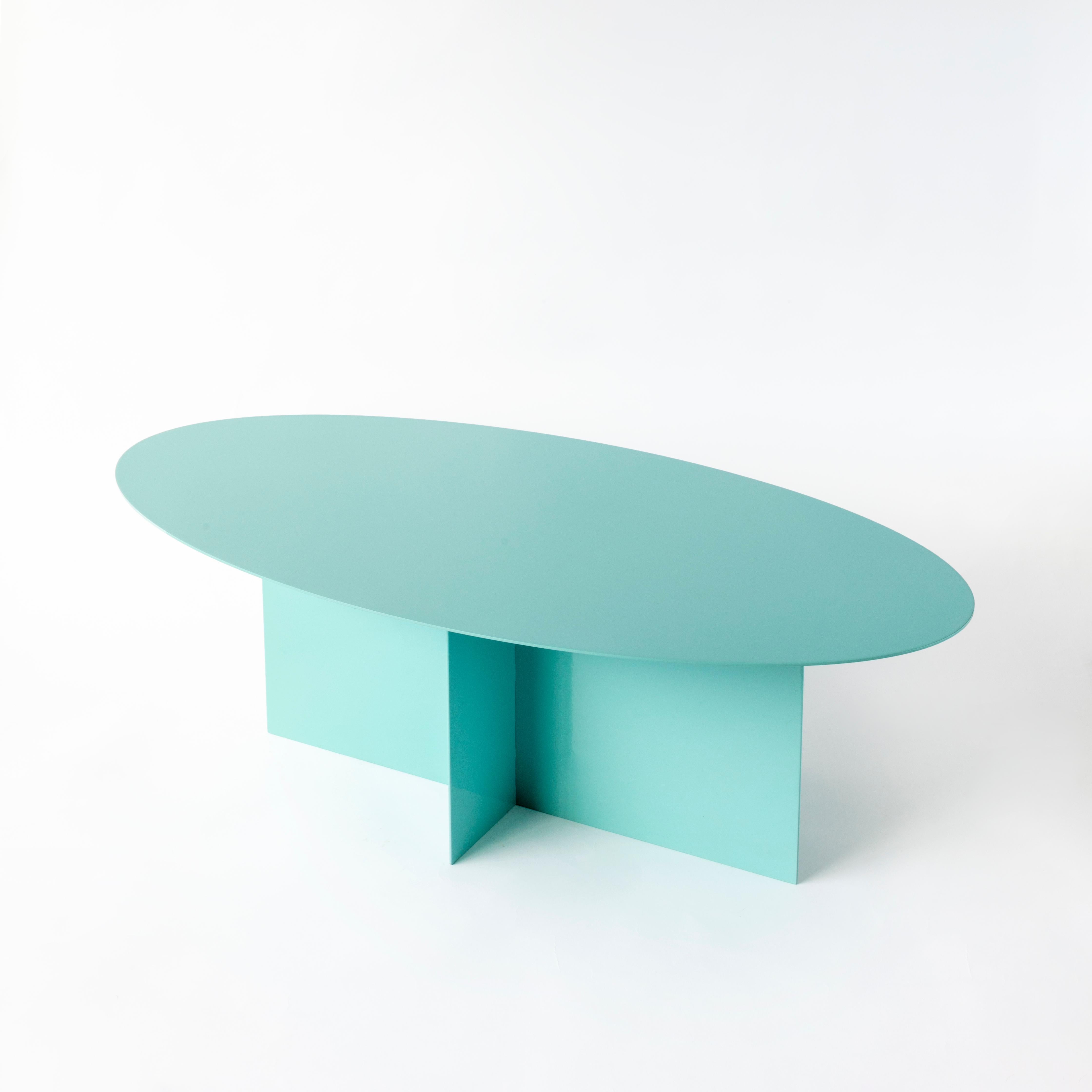 Laqué Table basse du 21e siècle personnalisable en fer laqué bleu elliptique en vente