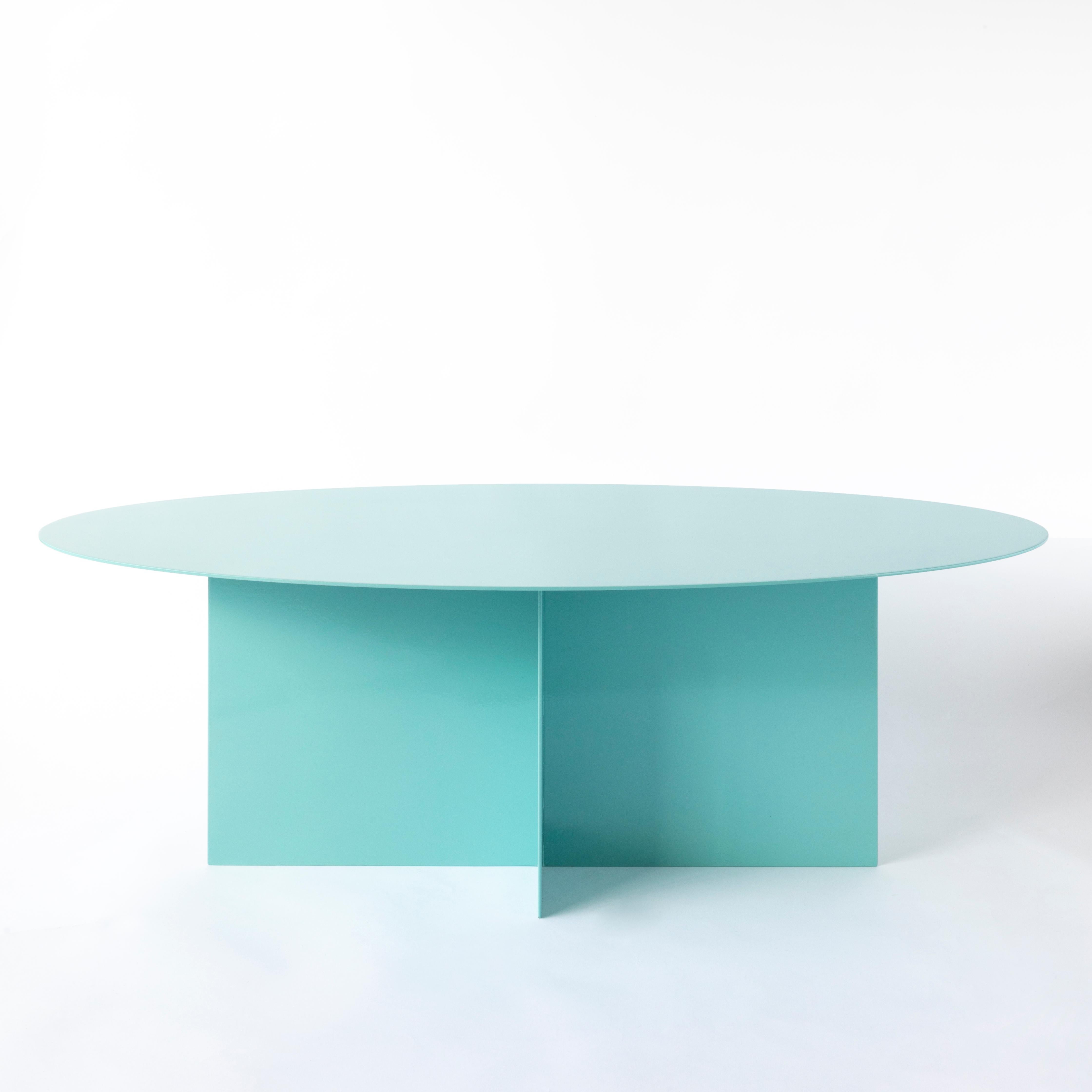 Fer Table basse du 21e siècle personnalisable en fer laqué bleu elliptique en vente