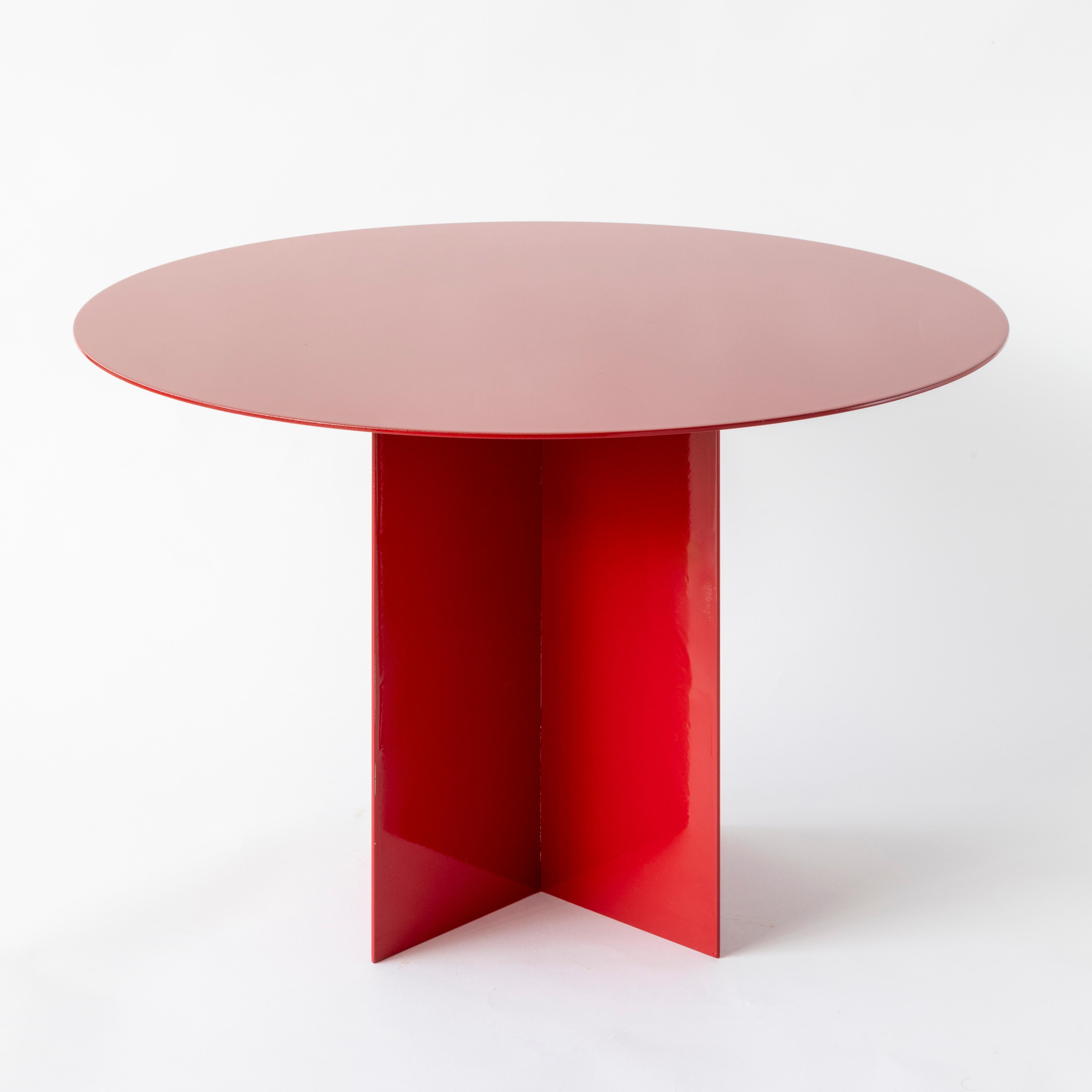 Laqué Table basse ronde laquée rouge du 21e siècle personnalisable en fer en vente