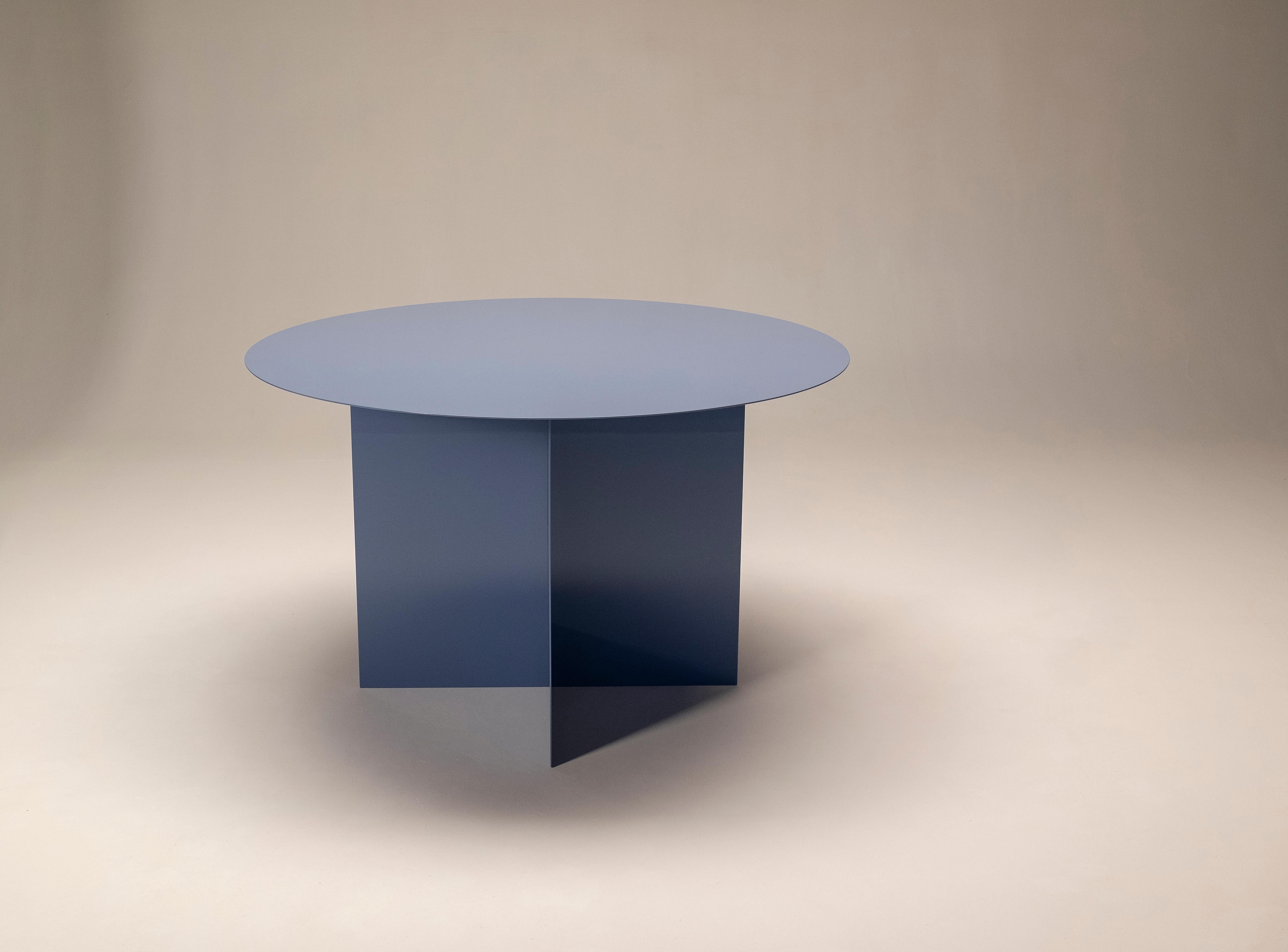 blue round table
