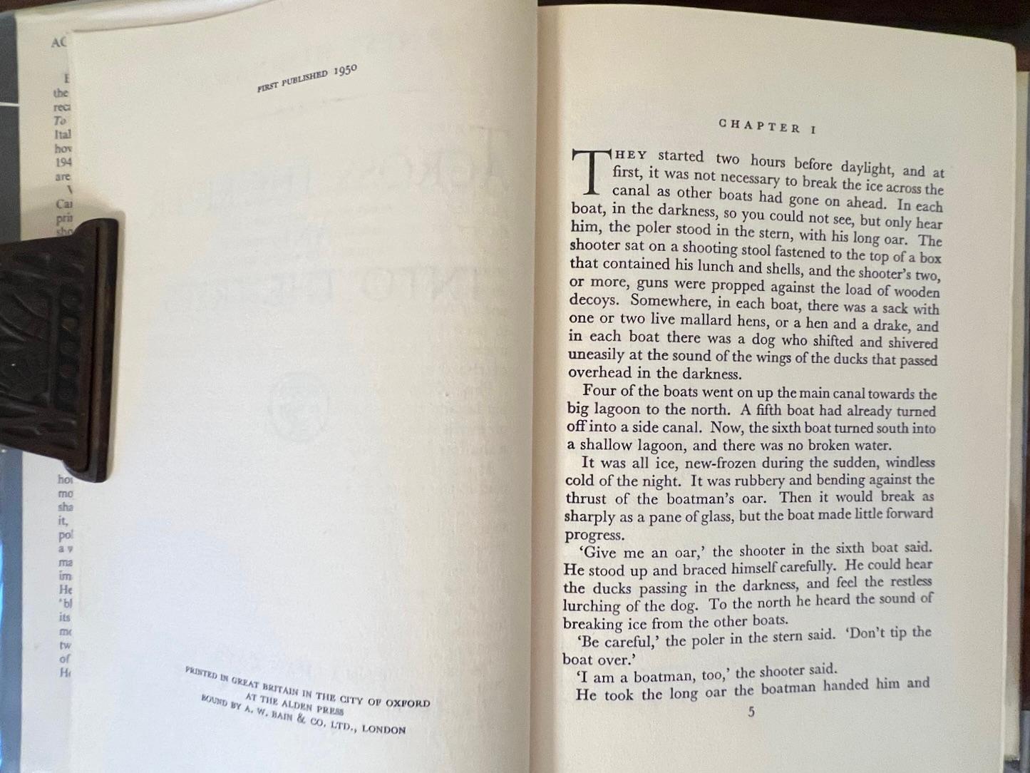 Al otro lado del río y entre los árboles por Ernest Hemingway Primera edición en español en Bueno estado para la venta en San Francisco, CA