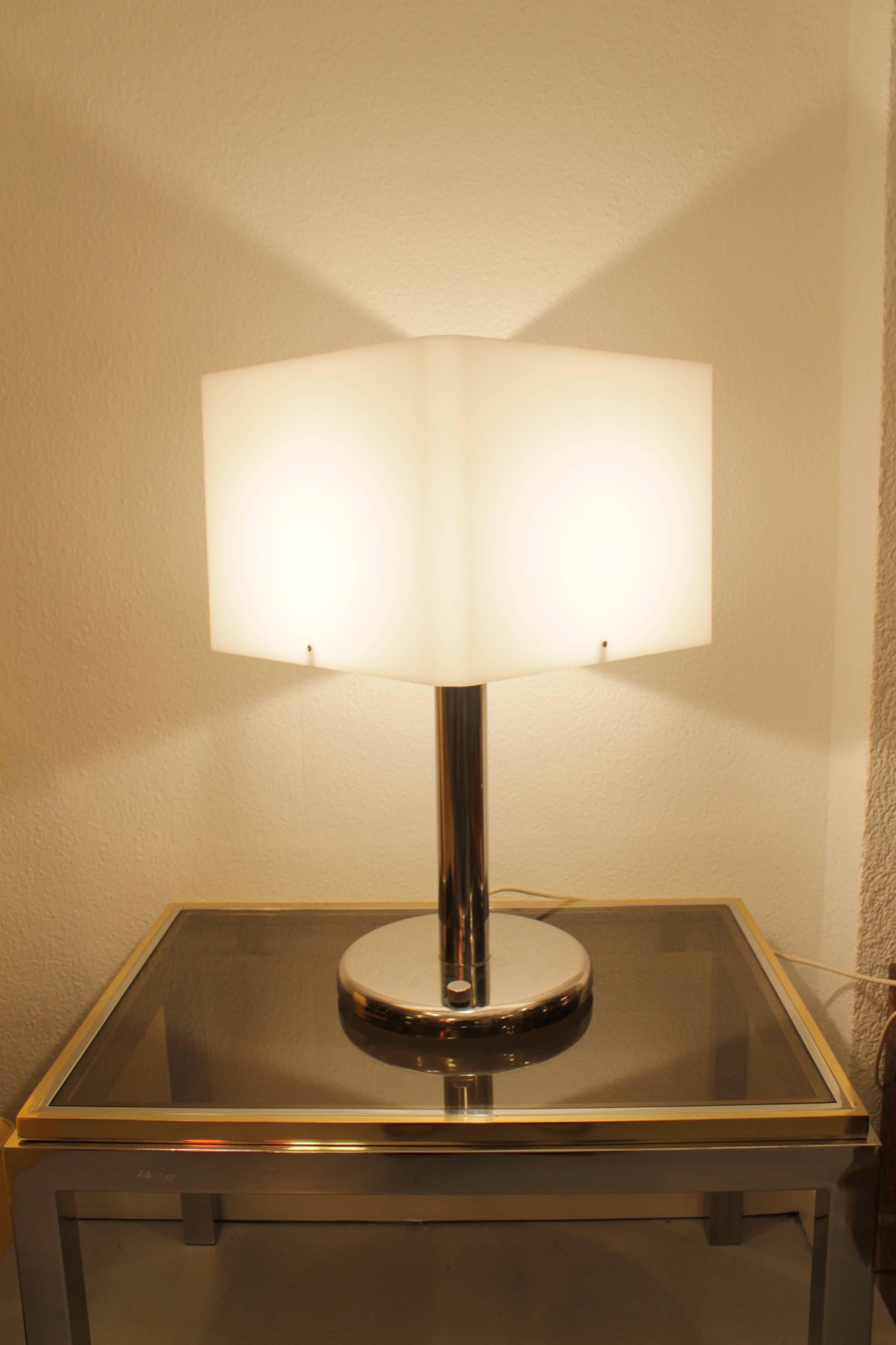 Acrylic and Chrome Table Lamp by RAAK For Sale 2