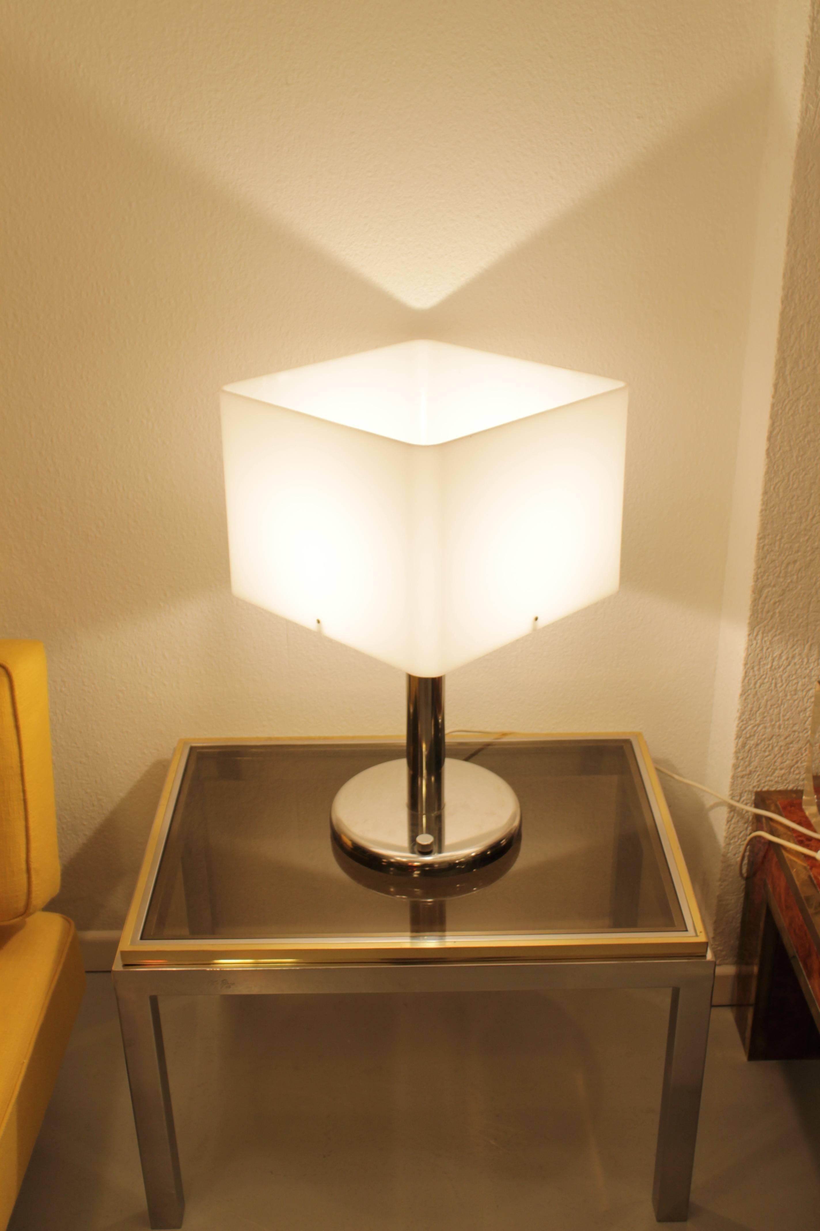 Acrylic and Chrome Table Lamp by RAAK For Sale 3