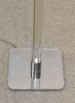 Moderne Stehlampe aus Acryl und Chrom