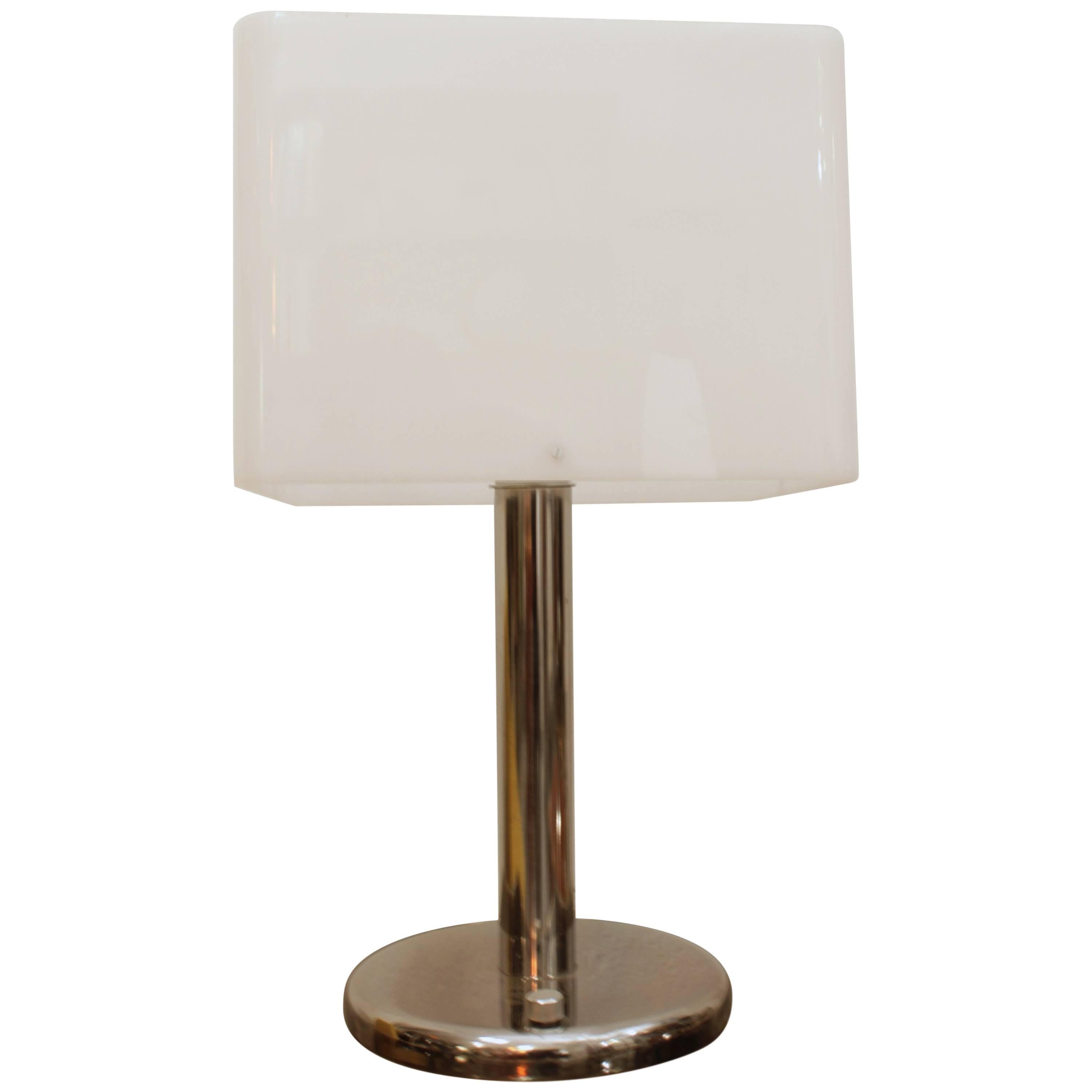 Tischlampe aus Acryl und Chrom von RAAK im Angebot