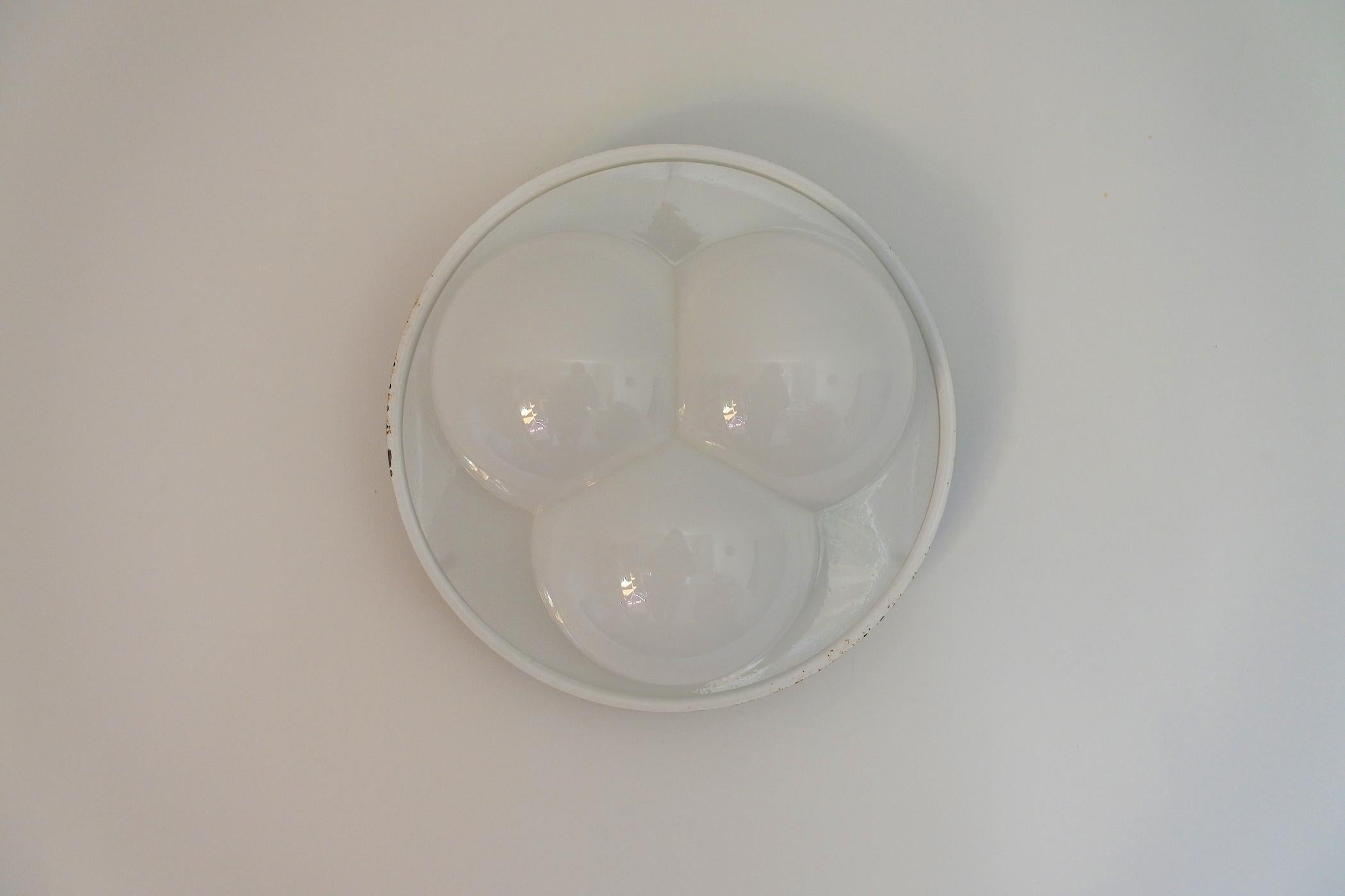 Ère spatiale Lampe encastrée en acrylique et métal de RAAK, Hollande, 1970 en vente