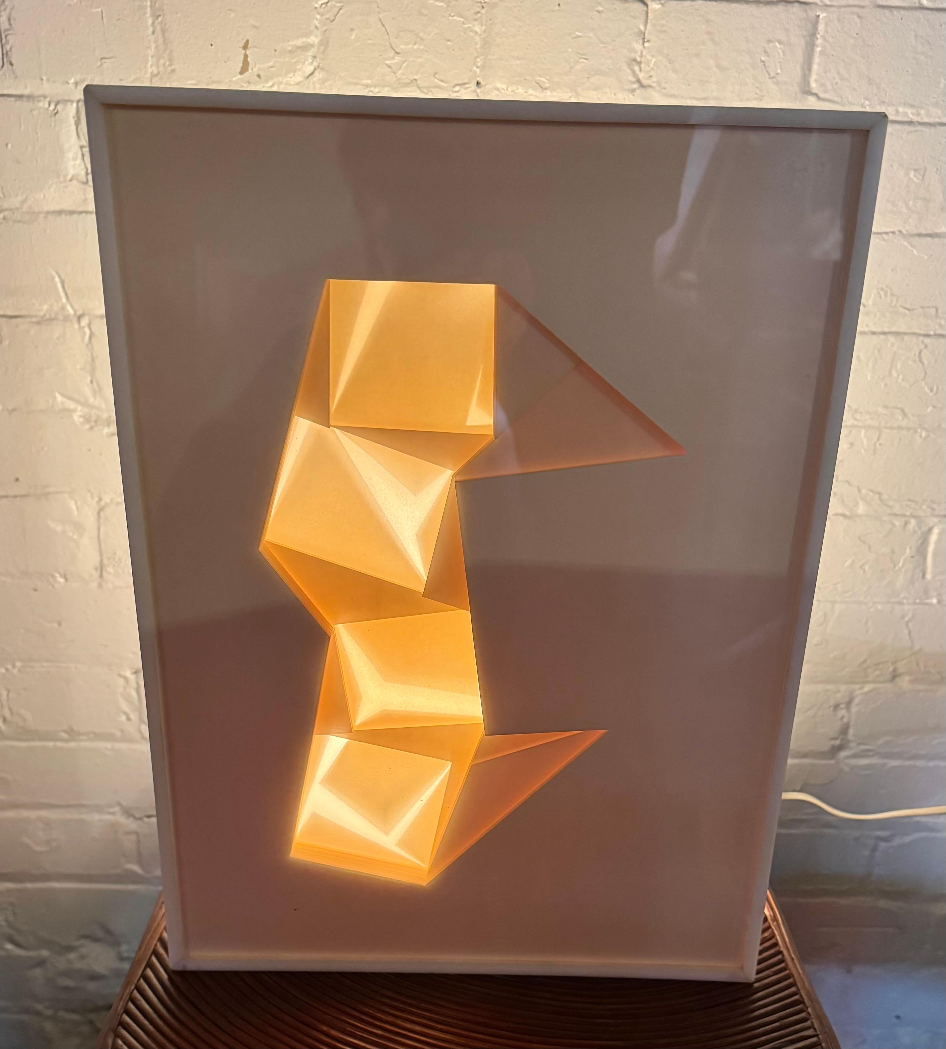 Acrílico y papel / escultura de técnica mixta de Sam Russo, Artista de W N Y Estadounidense en venta