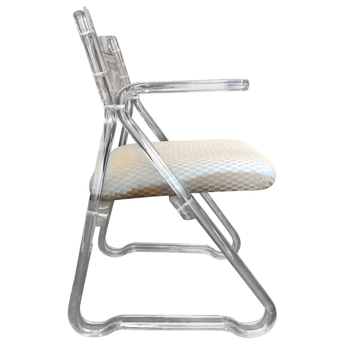 Contoured back.
Gray and tan check seat upholstery.

Acrylic, cotton blend
Dimensions:
Width 20