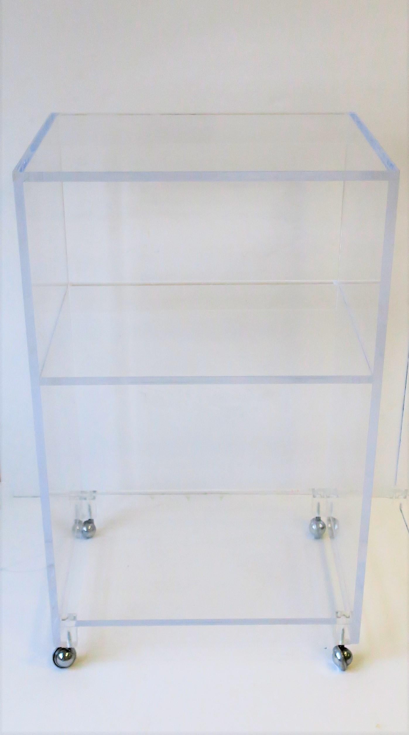 Lucite Bar Cart or Storage Shelf Cabinet im Zustand „Gut“ in New York, NY