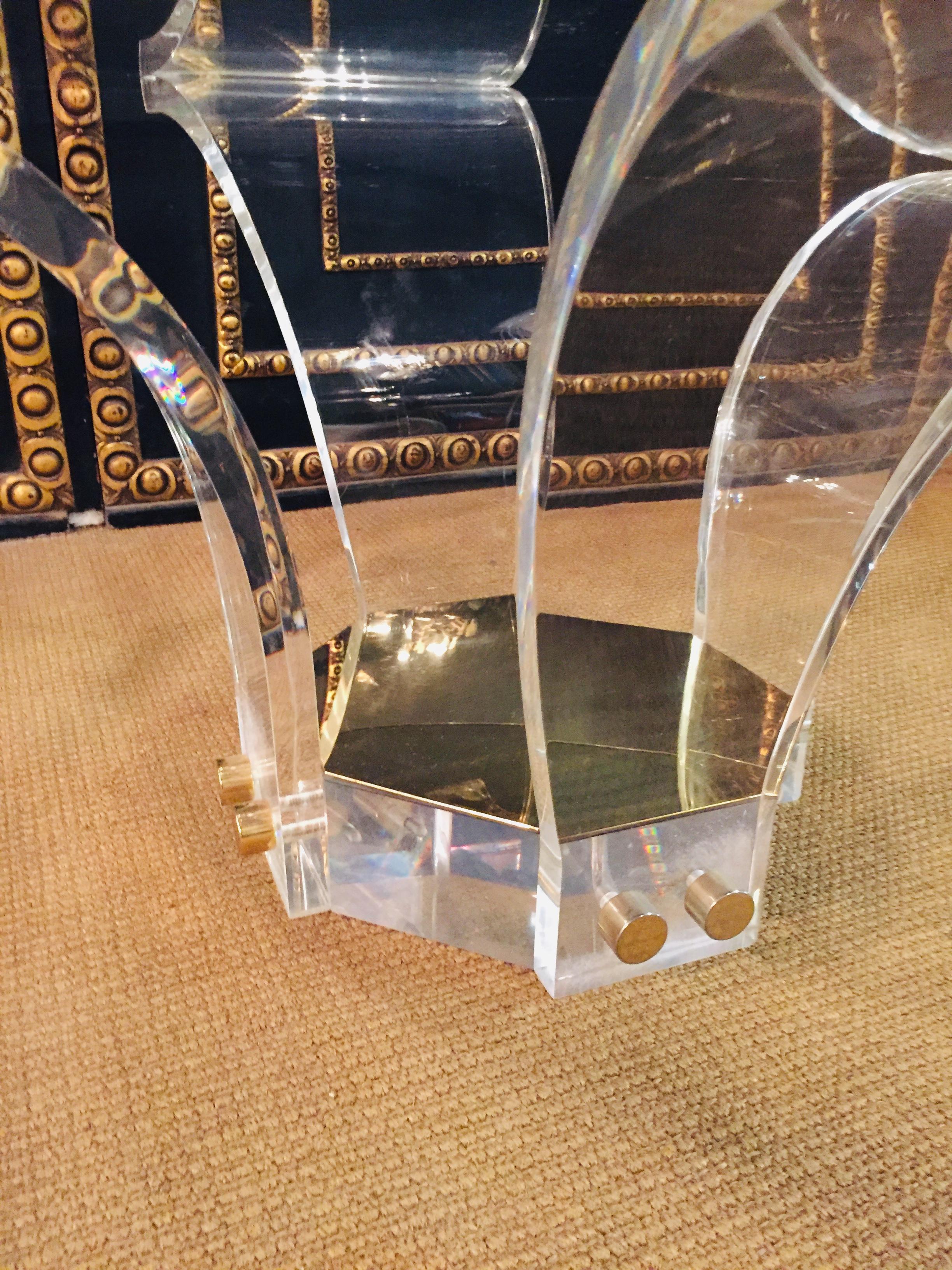 Acrylic designer Coffee / sofa Table Unique Design in Palm Shape with glass top  In Good Condition For Sale In Berlin, DE