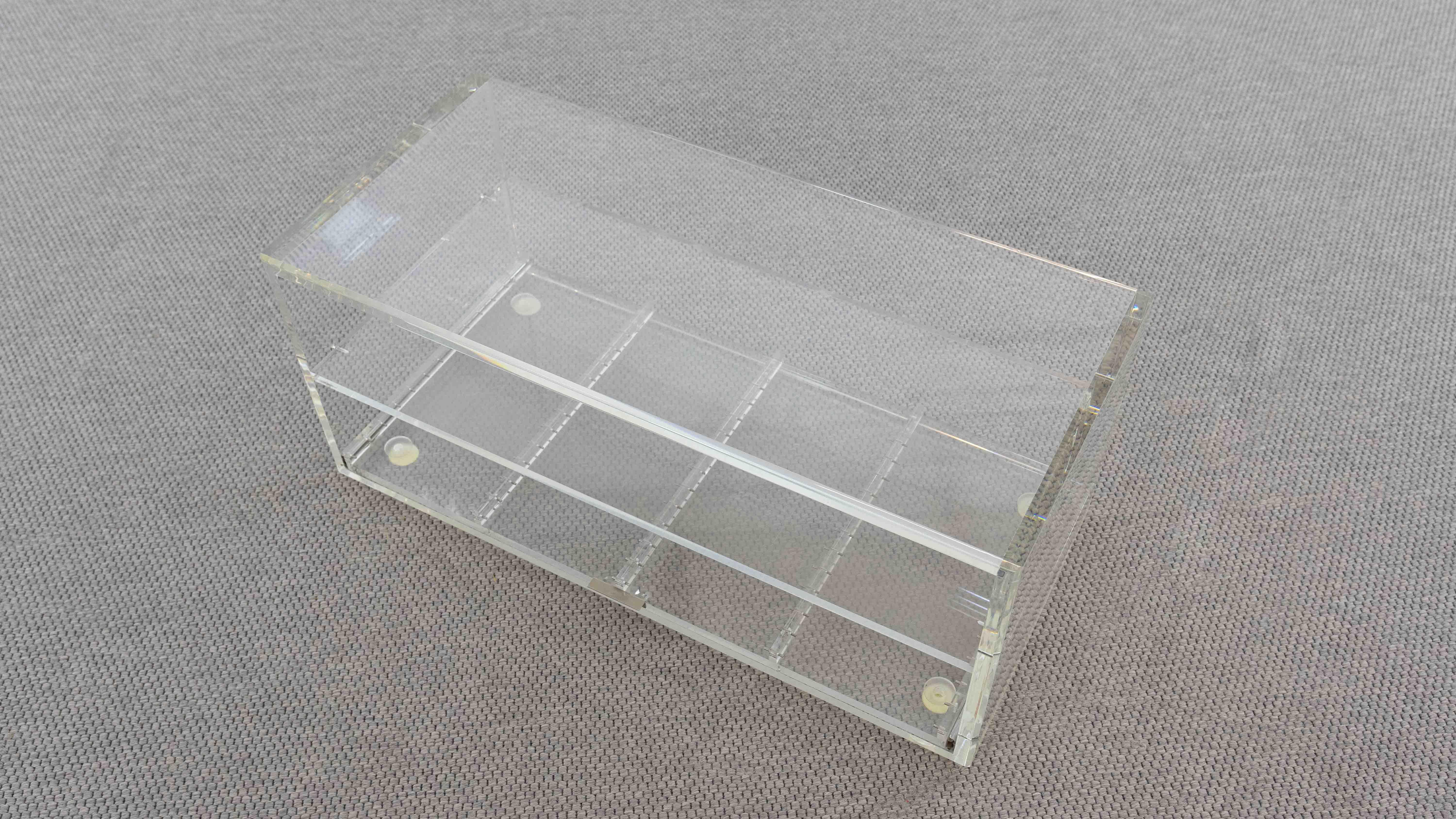 Table basse en acrylique avec tiroir, plexiglas et lucite en vente 5