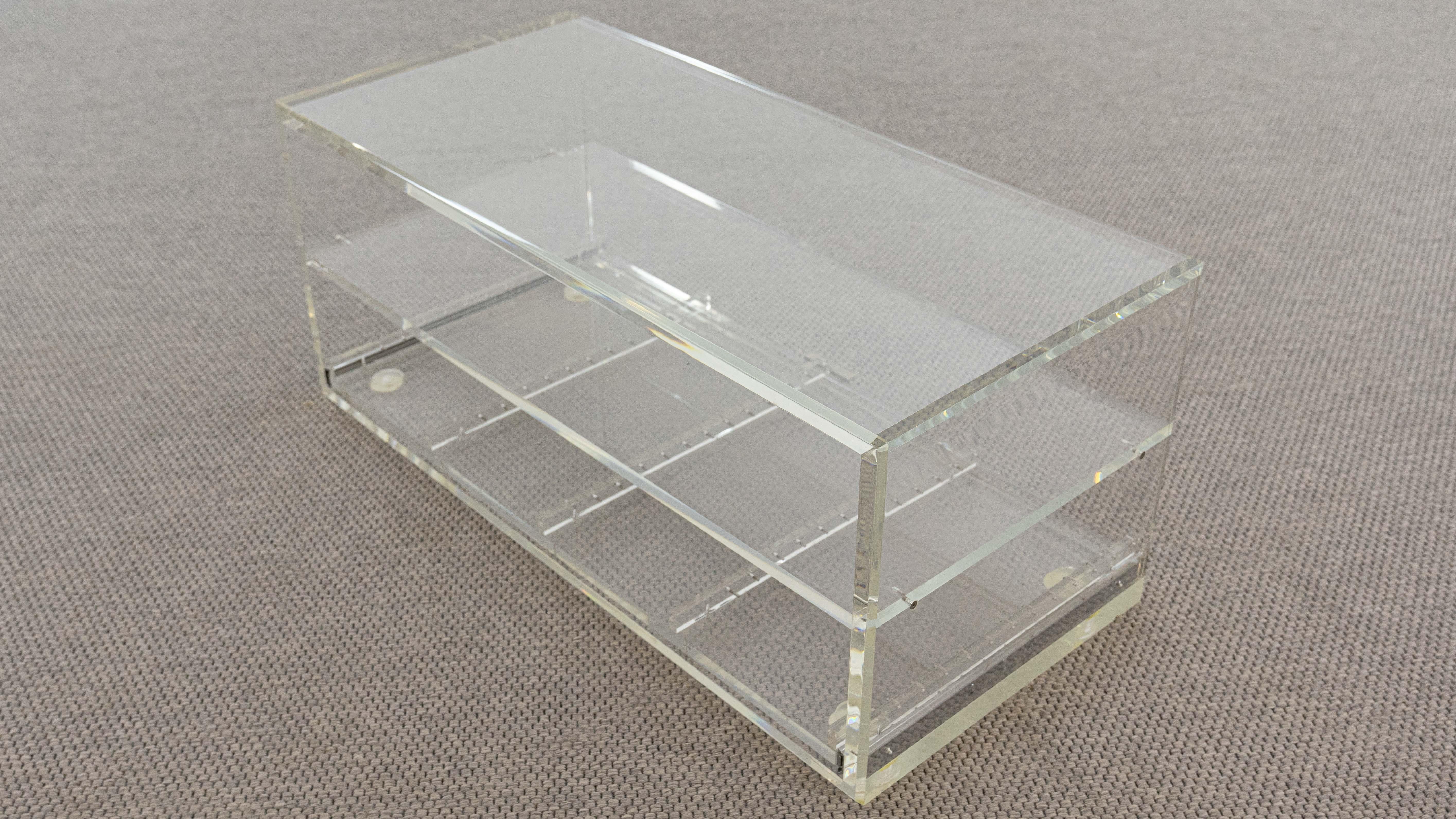 Acrylic Coffee Table with Drawer, Plexiglass Lucite In Good Condition In Halle, DE