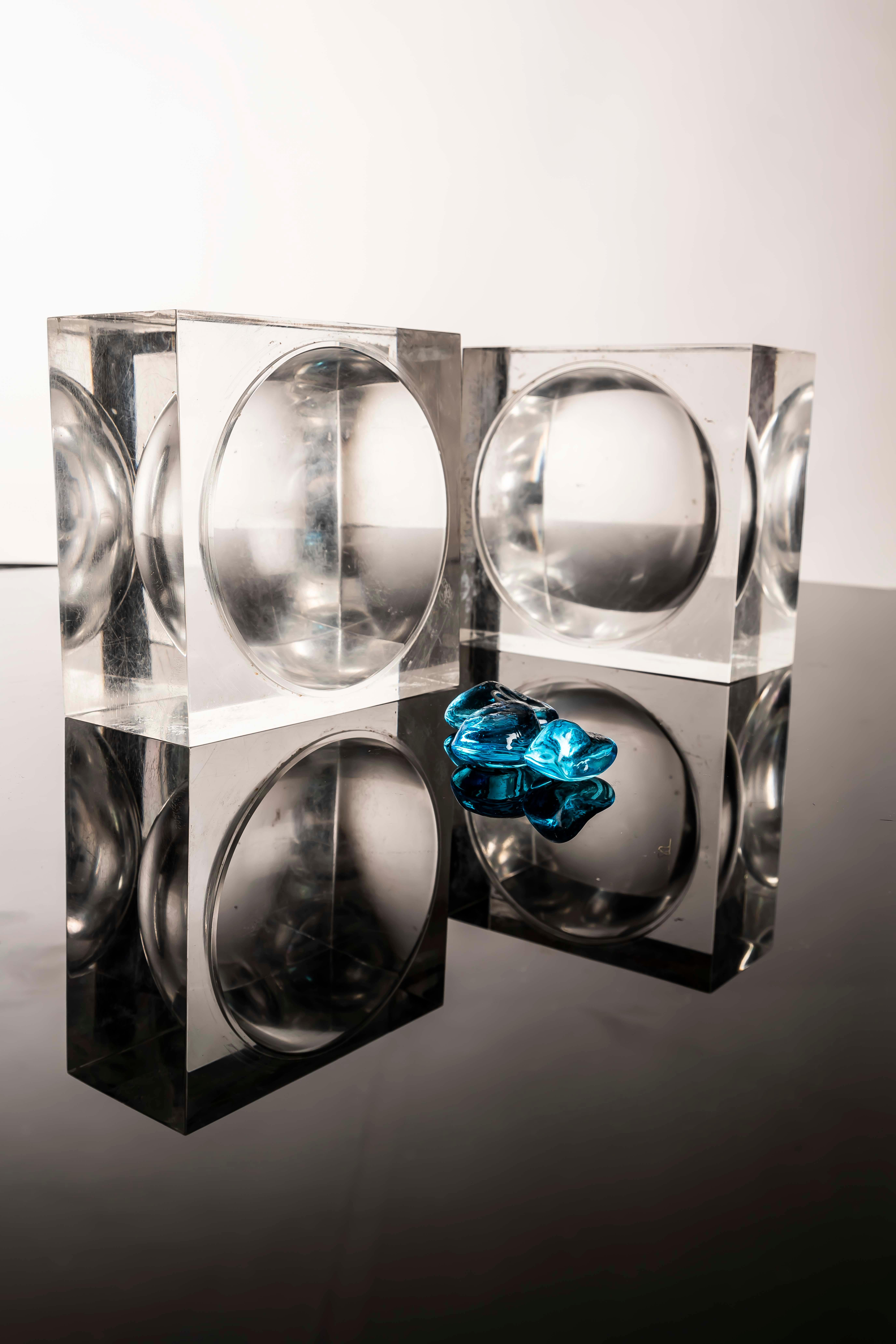 Acrylic Cube Box with Spherical Cavity, Attributed to Albrizzi, 1970s For Sale 1
