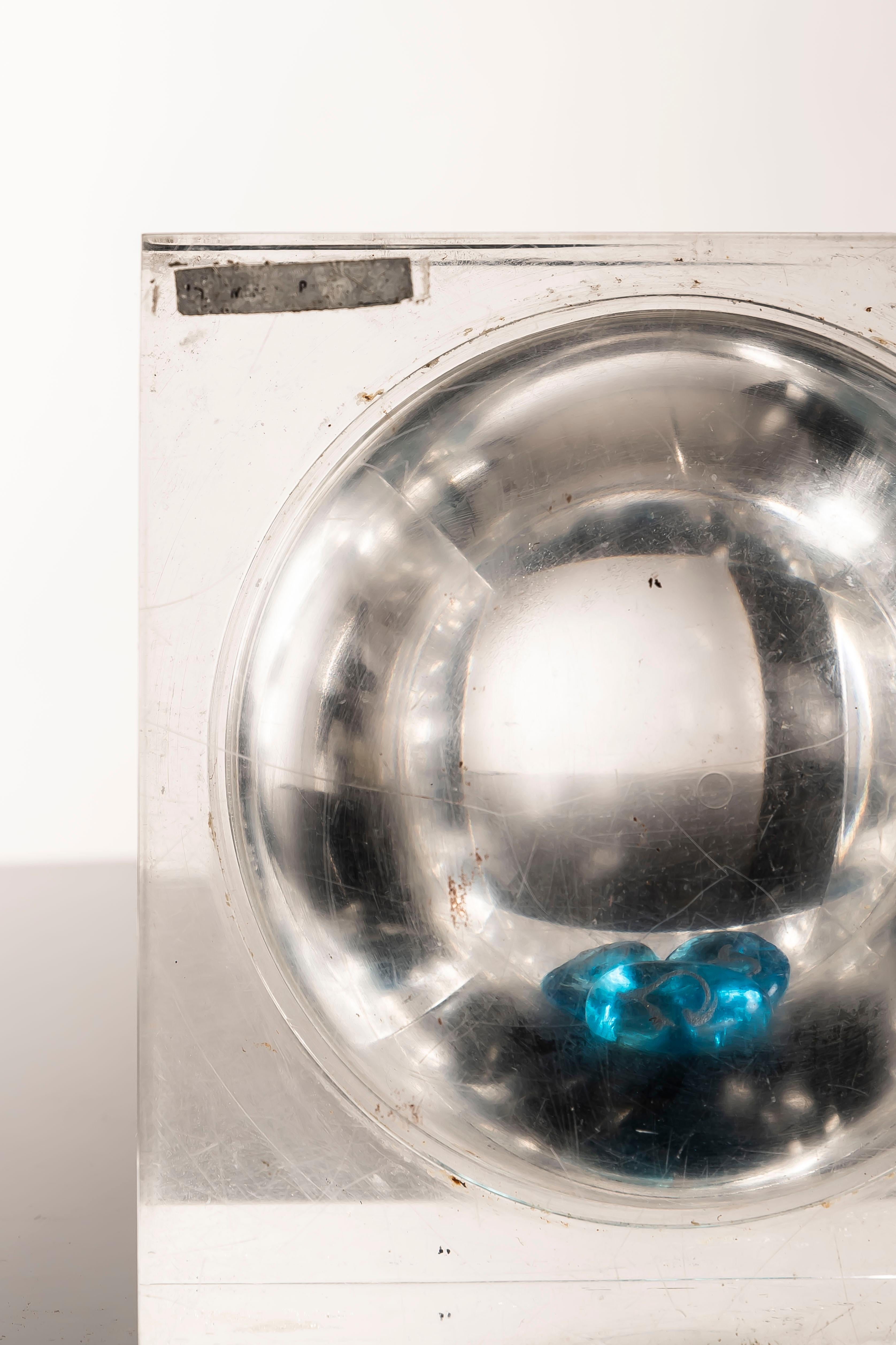 Acrylic Cube Box with Spherical Cavity, Attributed to Albrizzi, 1970s For Sale 3