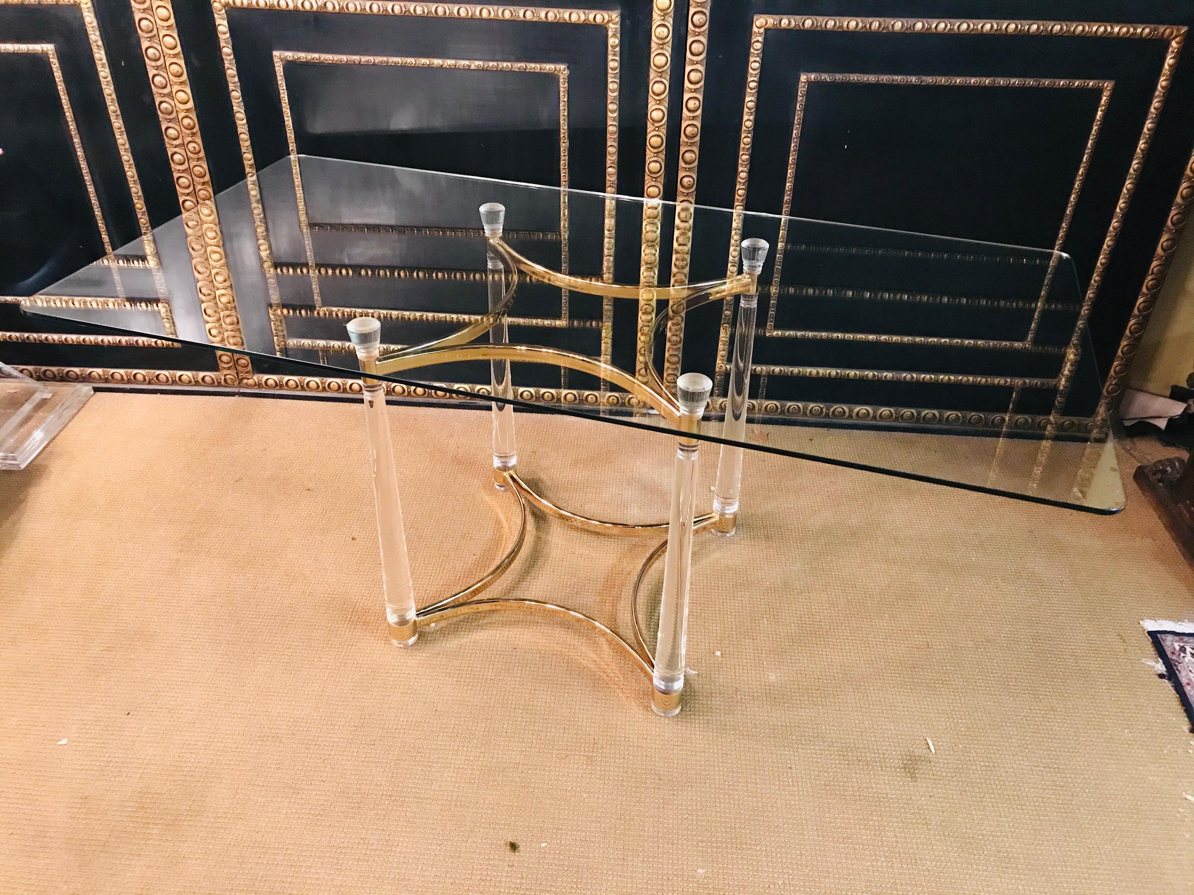 Hollywood Regency Acrylic Dining Table with Four Collumns Legs and rectangular Glass Plate