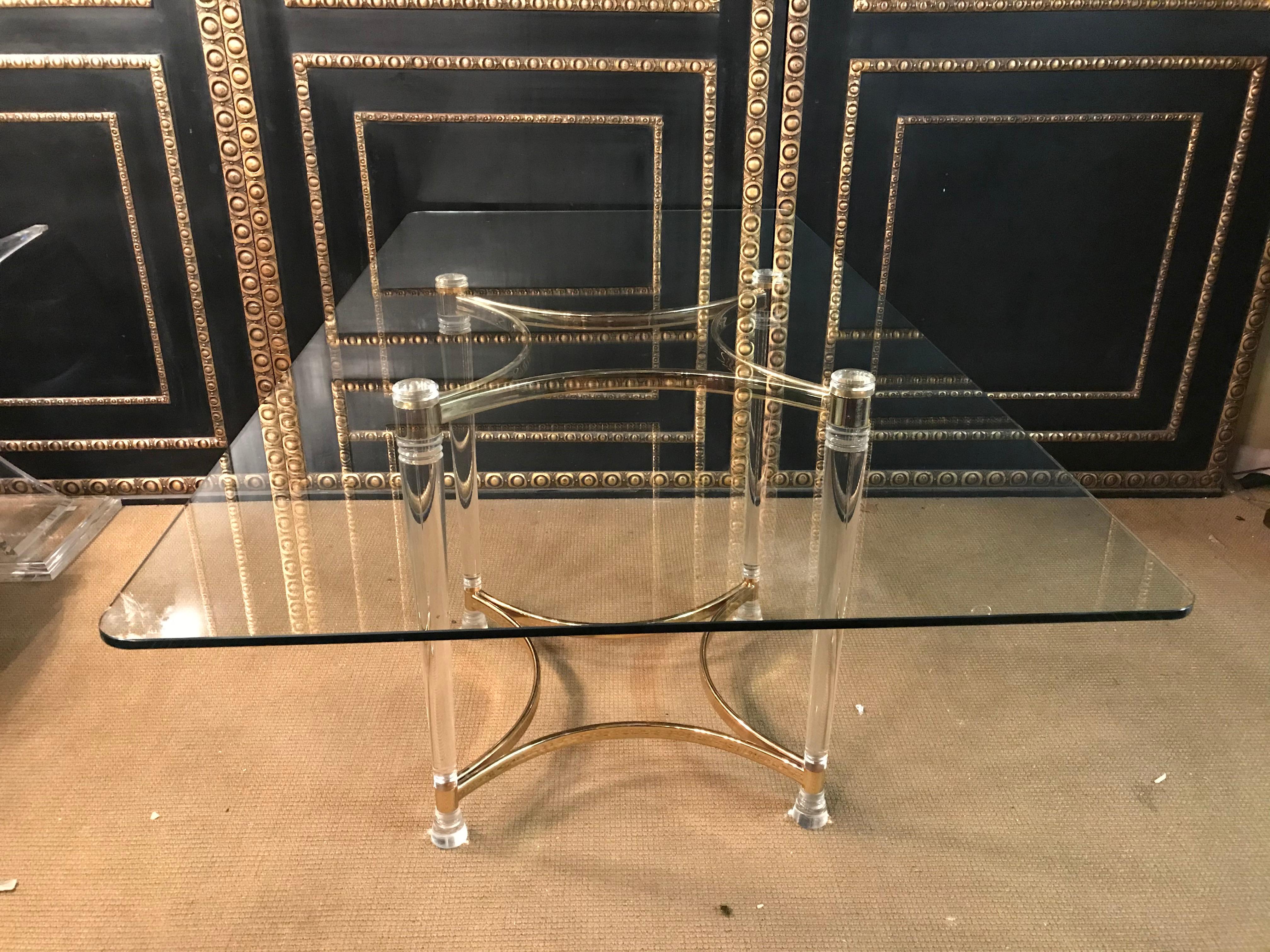 Acrylic Dining Table with Four Collumns Legs and rectangular Glass Plate 3