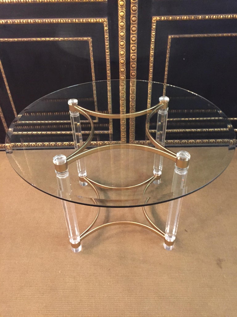 Acrylic Dining Table with Four Collumns Legs and Round Glass Plate For ...