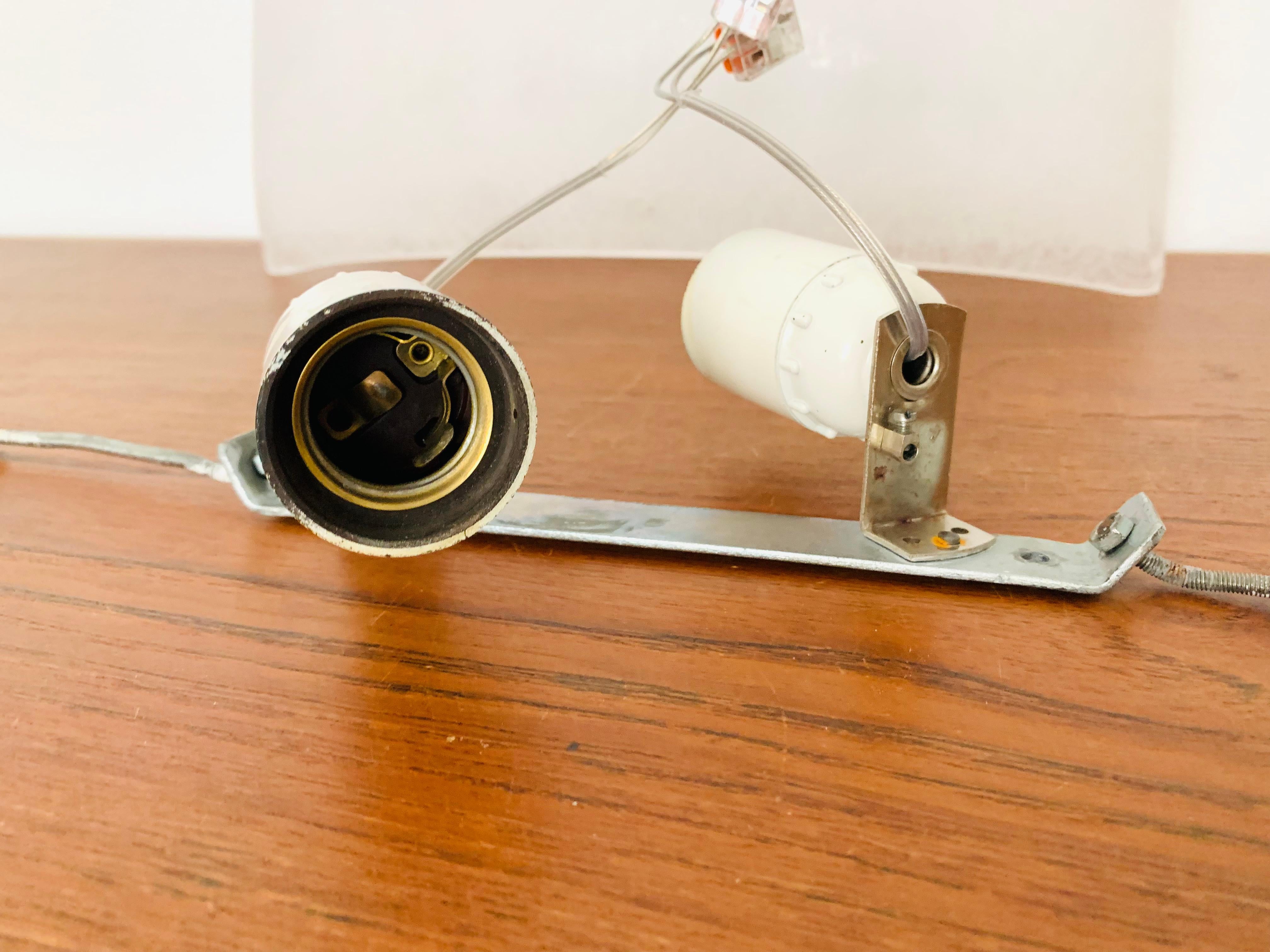 Lampe affleurante en acrylique en vente 5