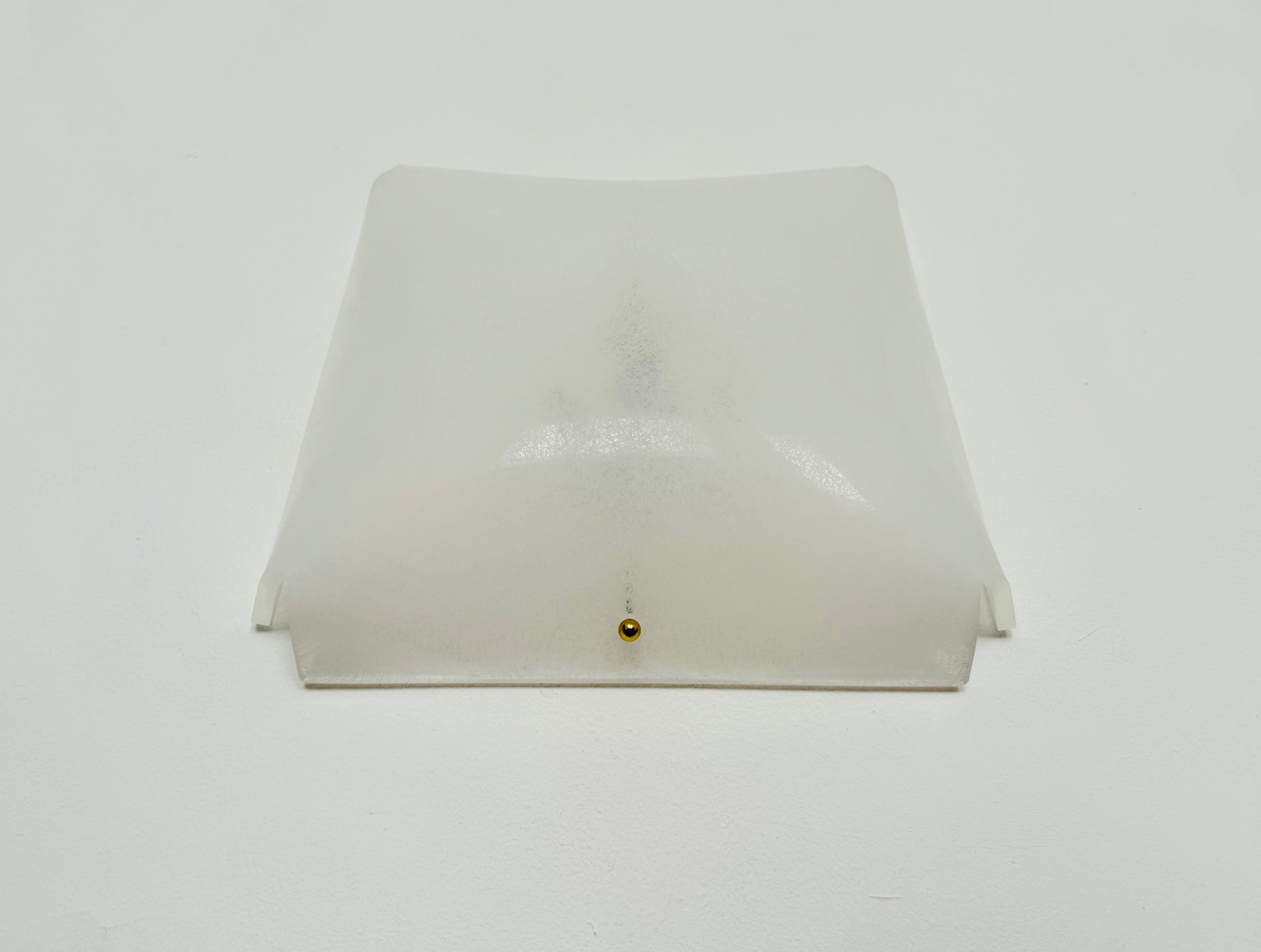 Wonderful acrylic glass ceiling lamp from the 1950s.
The lampshade has been beautifully finished.
The design and layout creates great light.
A stunning lamp and a real asset to any home.

Condition: 

Very good vintage condition with slight signs of