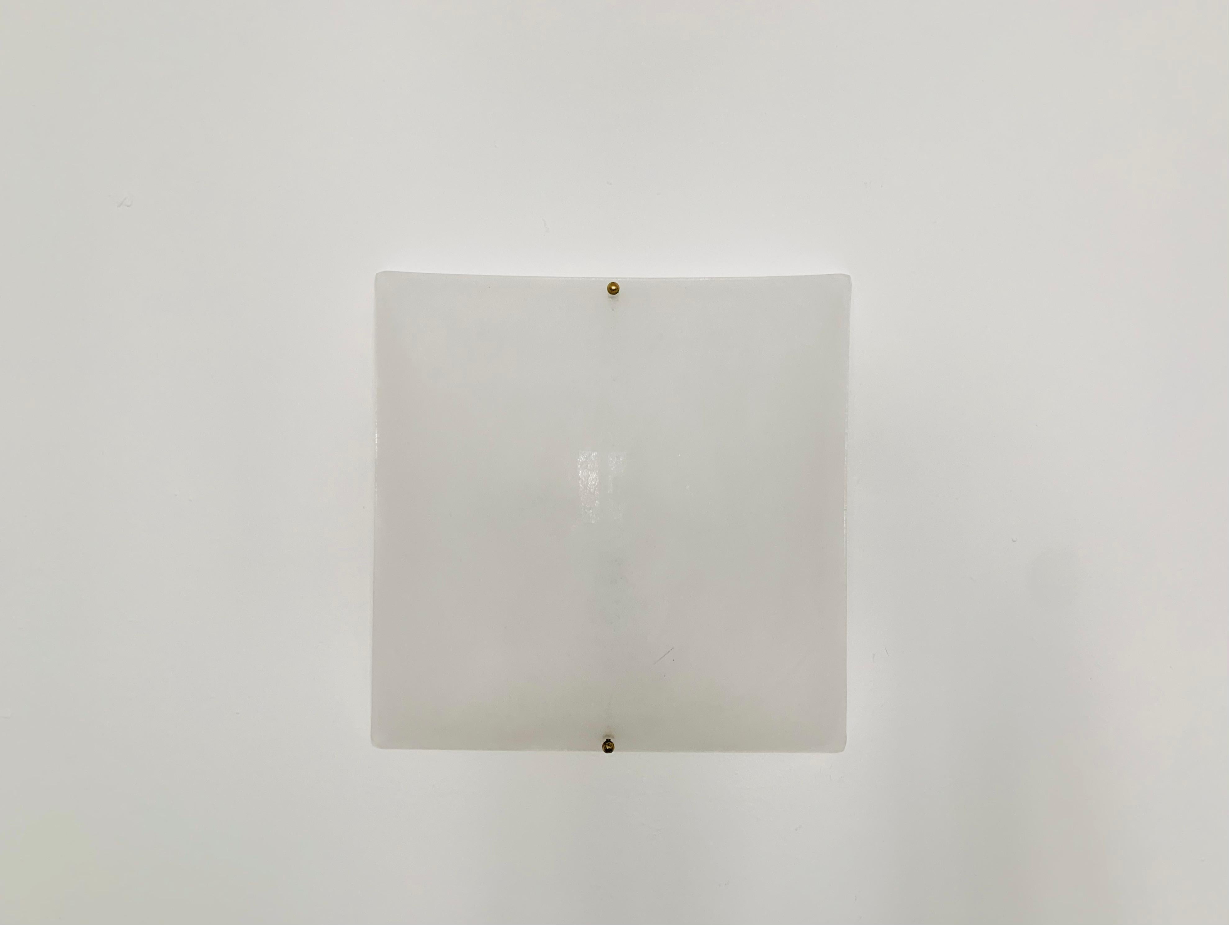 Mid-Century Modern Lampe affleurante en acrylique en vente