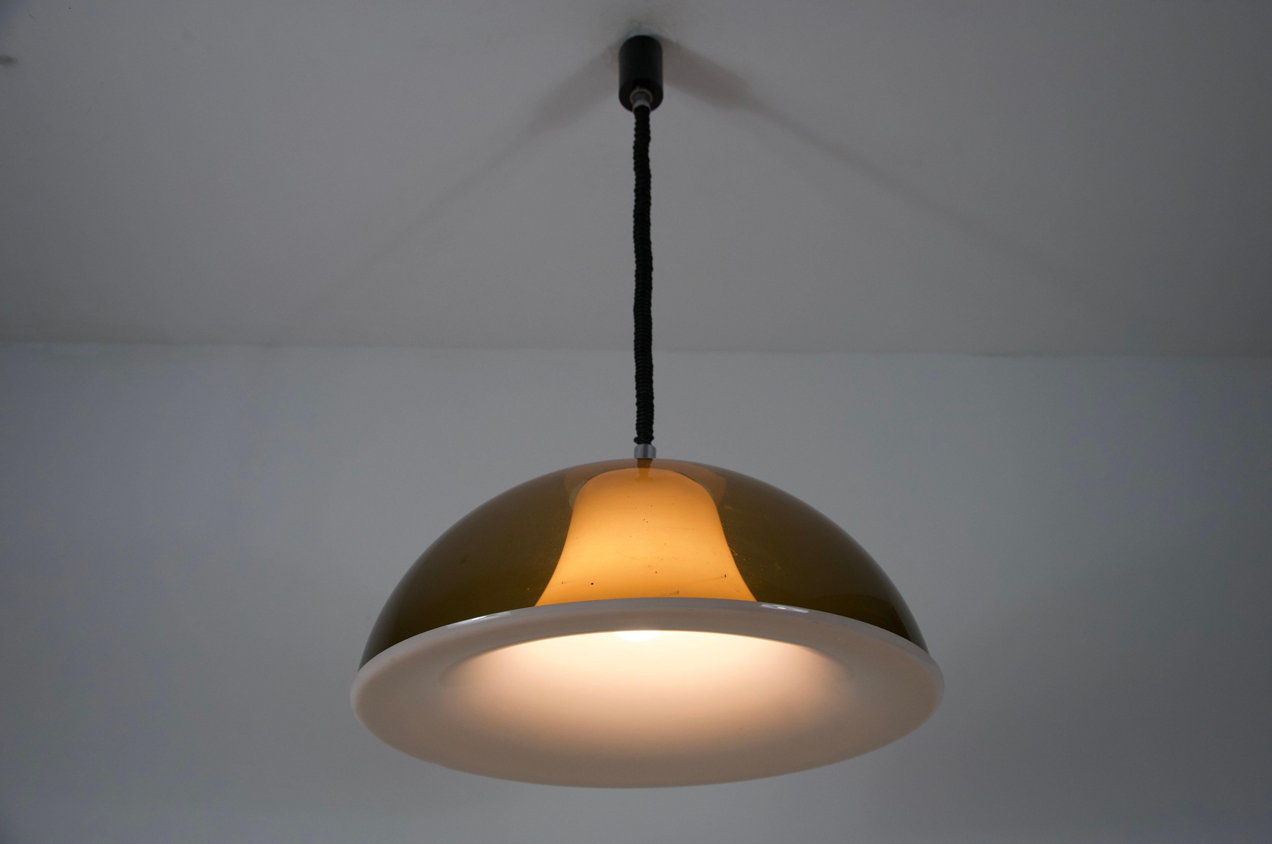 Lampada a sospensione in vetro acrilico di Temde, anni '70, Svizzera in vendita 8