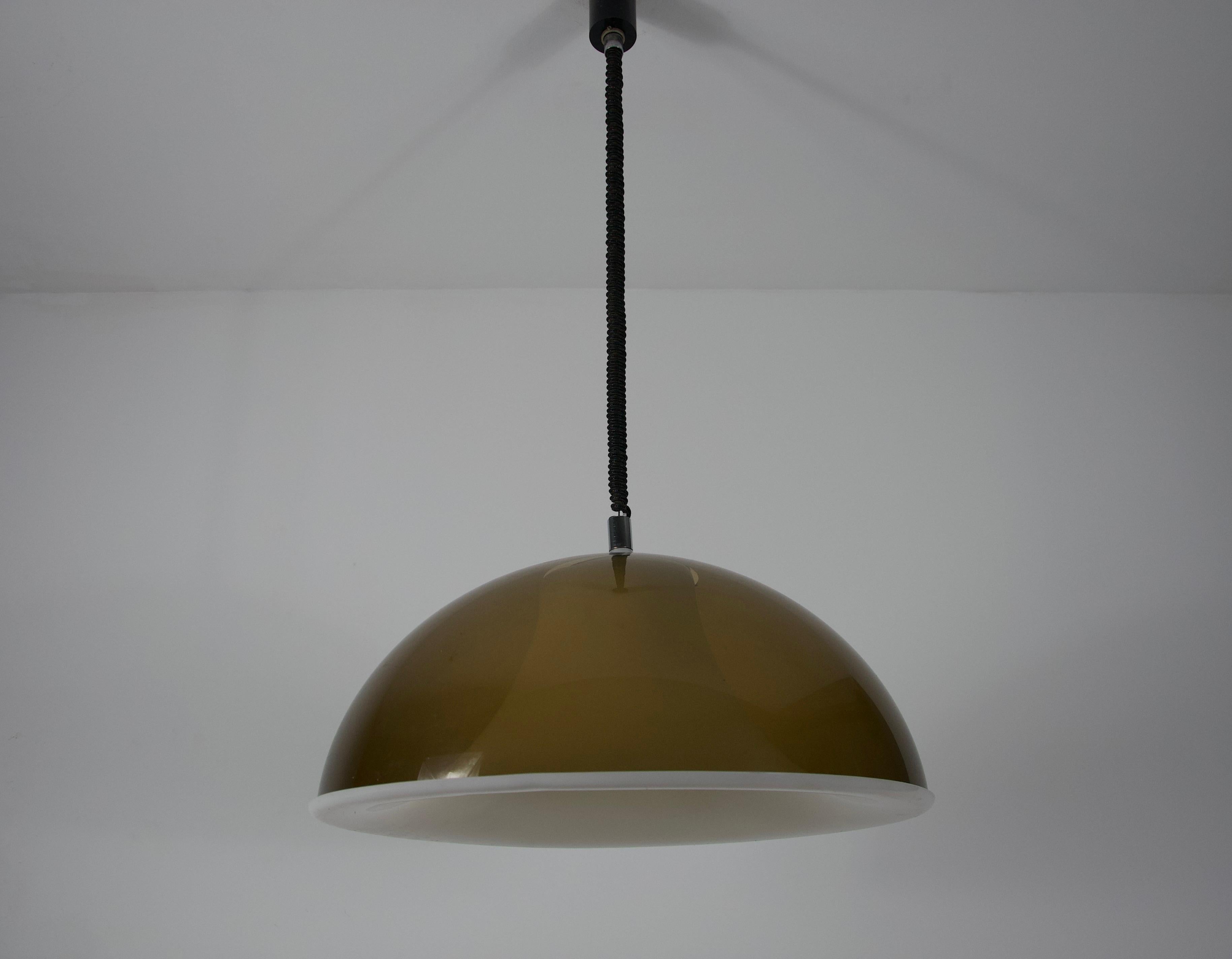 Svizzero Lampada a sospensione in vetro acrilico di Temde, anni '70, Svizzera in vendita