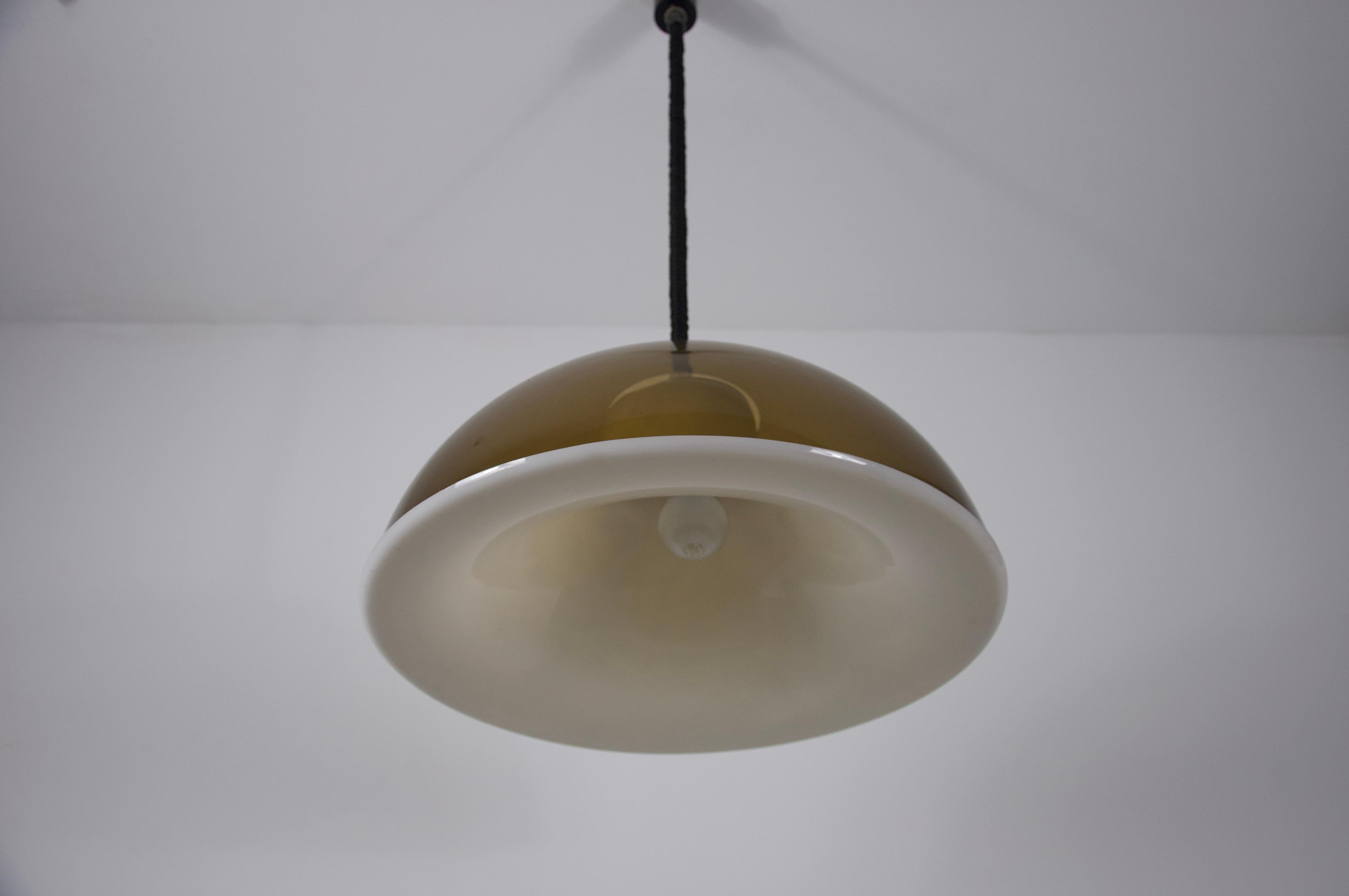 Lampada a sospensione in vetro acrilico di Temde, anni '70, Svizzera in vendita 1