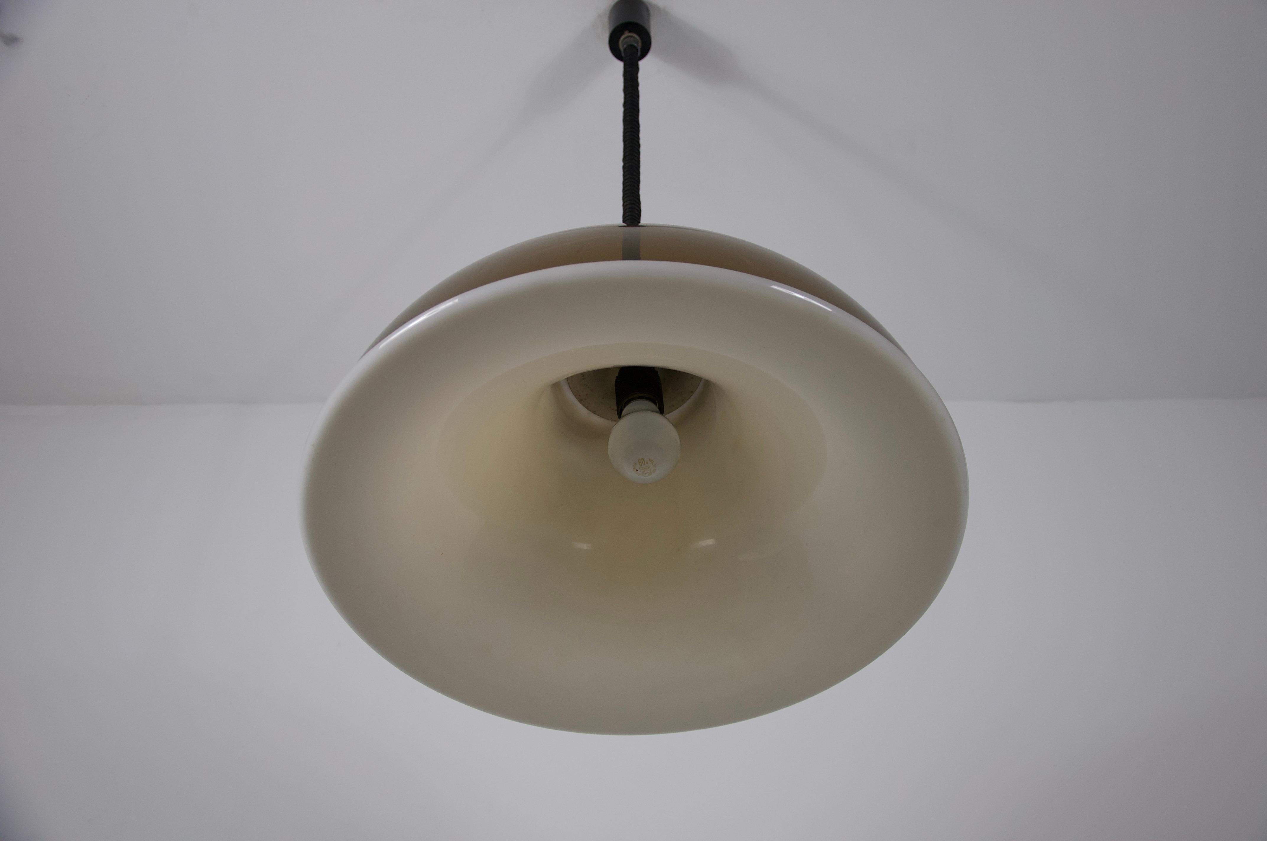 Lampada a sospensione in vetro acrilico di Temde, anni '70, Svizzera in vendita 2