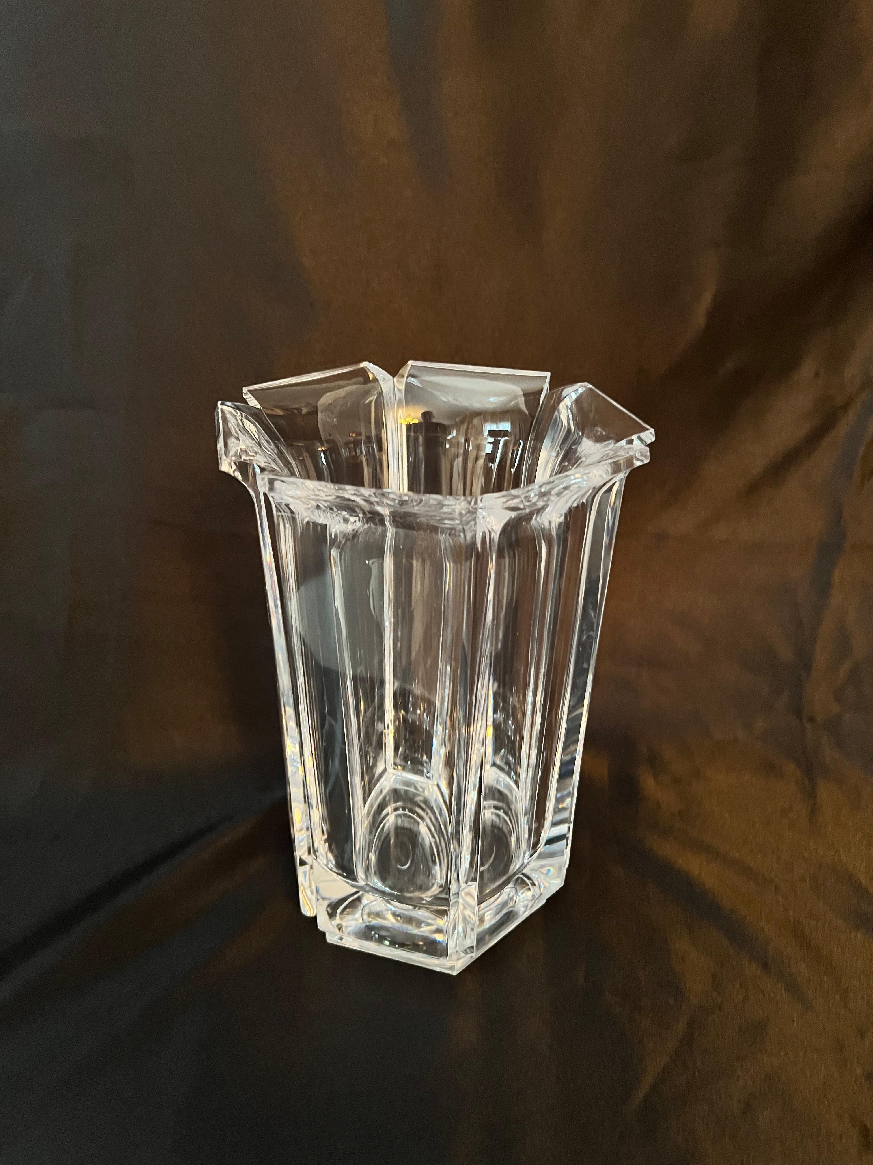 A wonderful hexagon acrylic piece, unique in shape and in very good condition.  The piece looks like glass or crystal but is acrylic.  As good a champagne or wine chiller as a vase - multi-faceted and a dynamic look,

Light weight but a lot of look