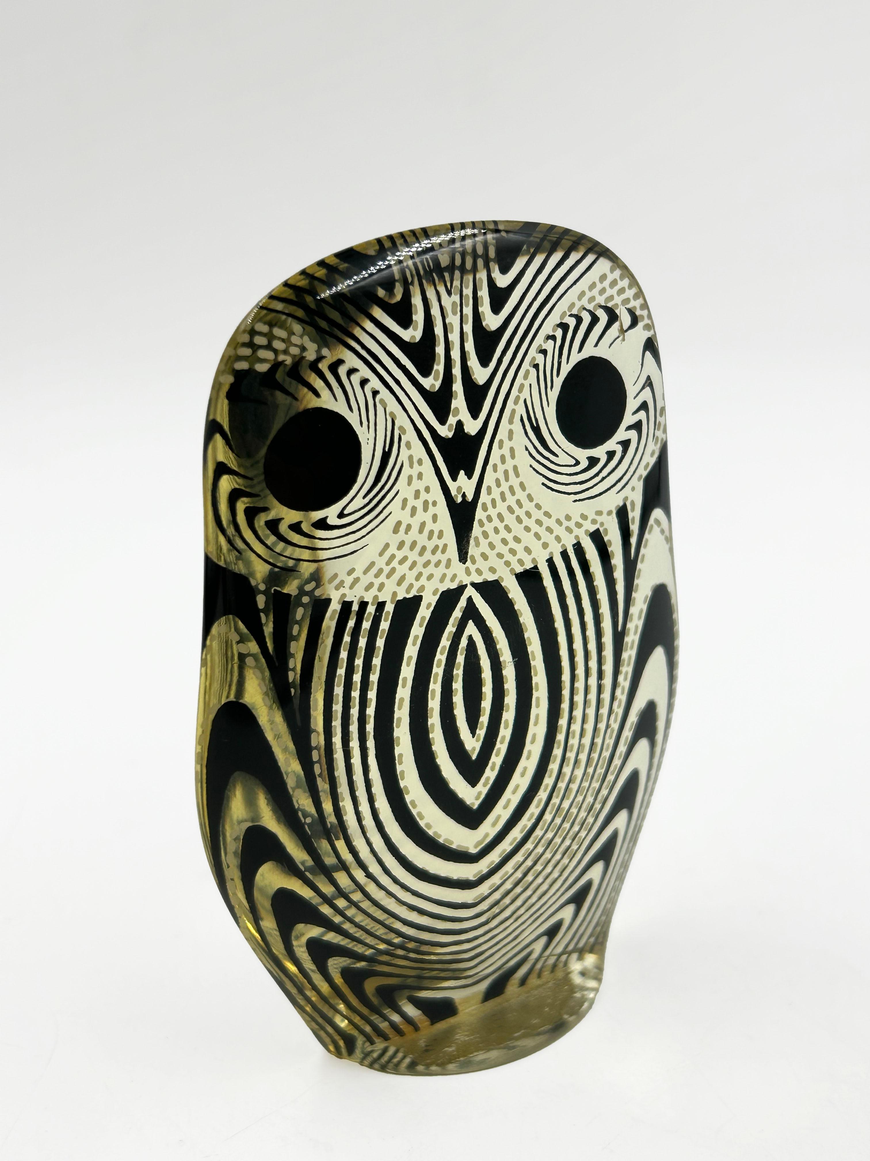 Acrylic Owl Sculpture by Abraham Palatnik, Brazil, 1970s In Good Condition For Sale In Autonomous City Buenos Aires, CABA