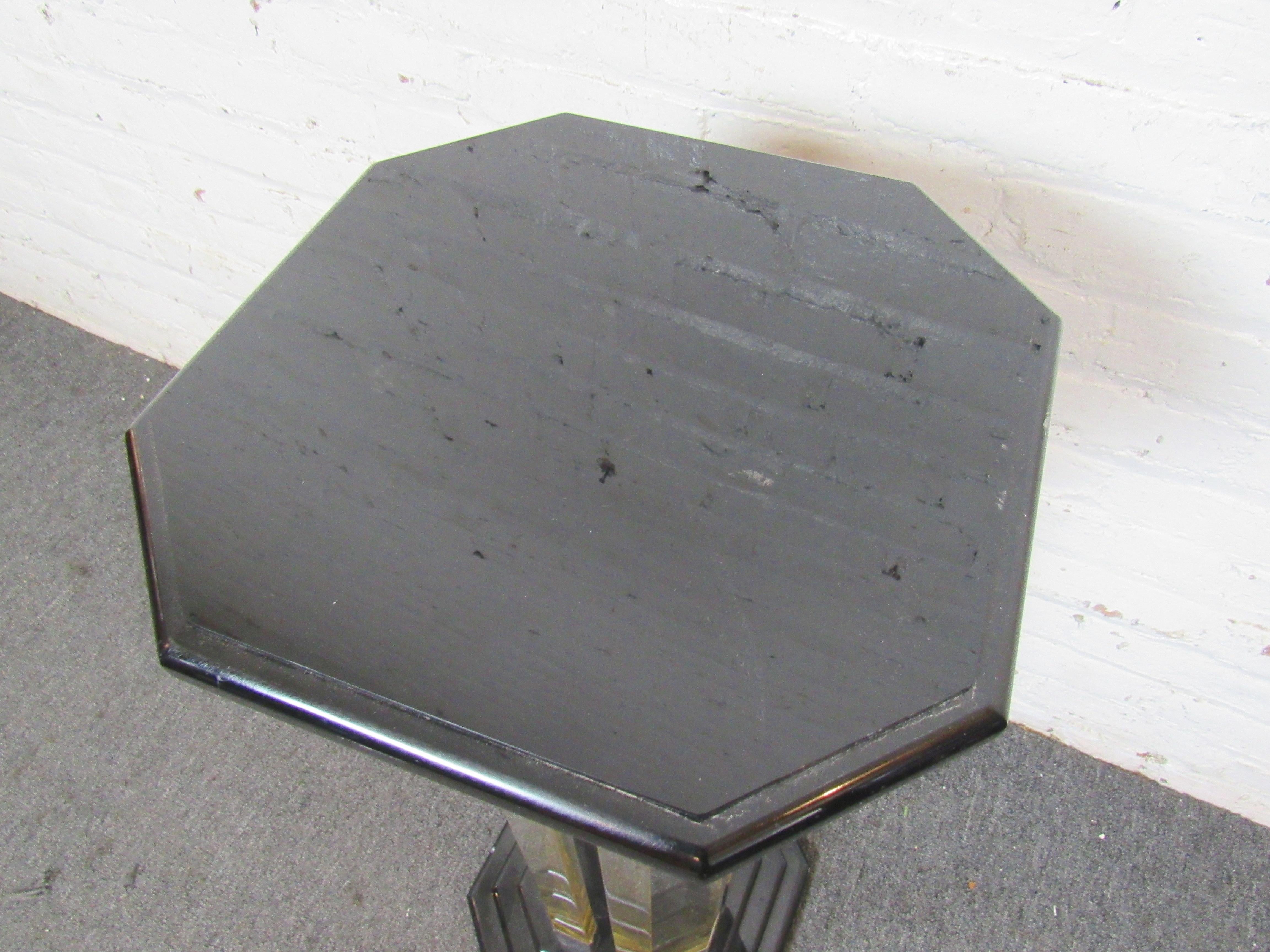 Acrylic Pedestal In Good Condition In Brooklyn, NY