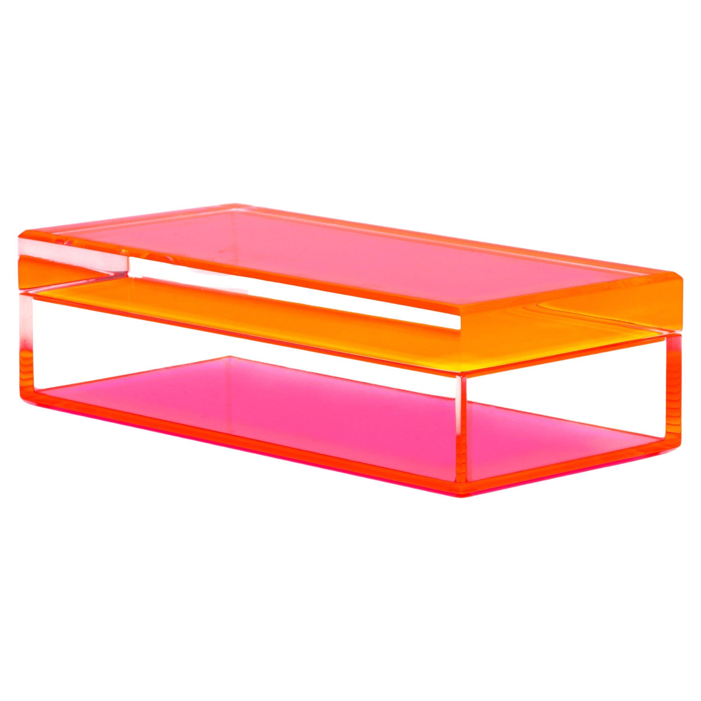 Boîte de rangement en acrylique rose d'Alexandra Von Furstenberg en vente