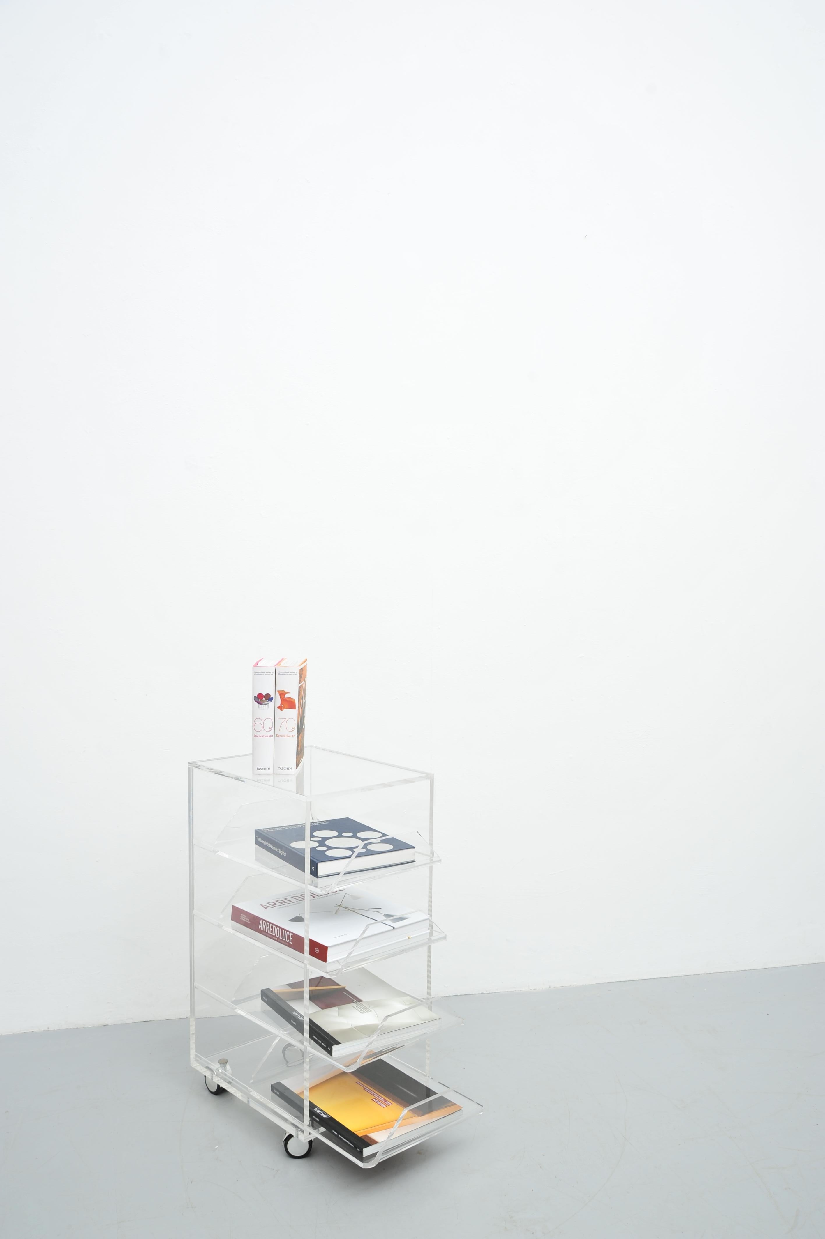 Acrylic Rolling Table with Four Drawers, Modern Design In Good Condition For Sale In Wiesbaden, DE