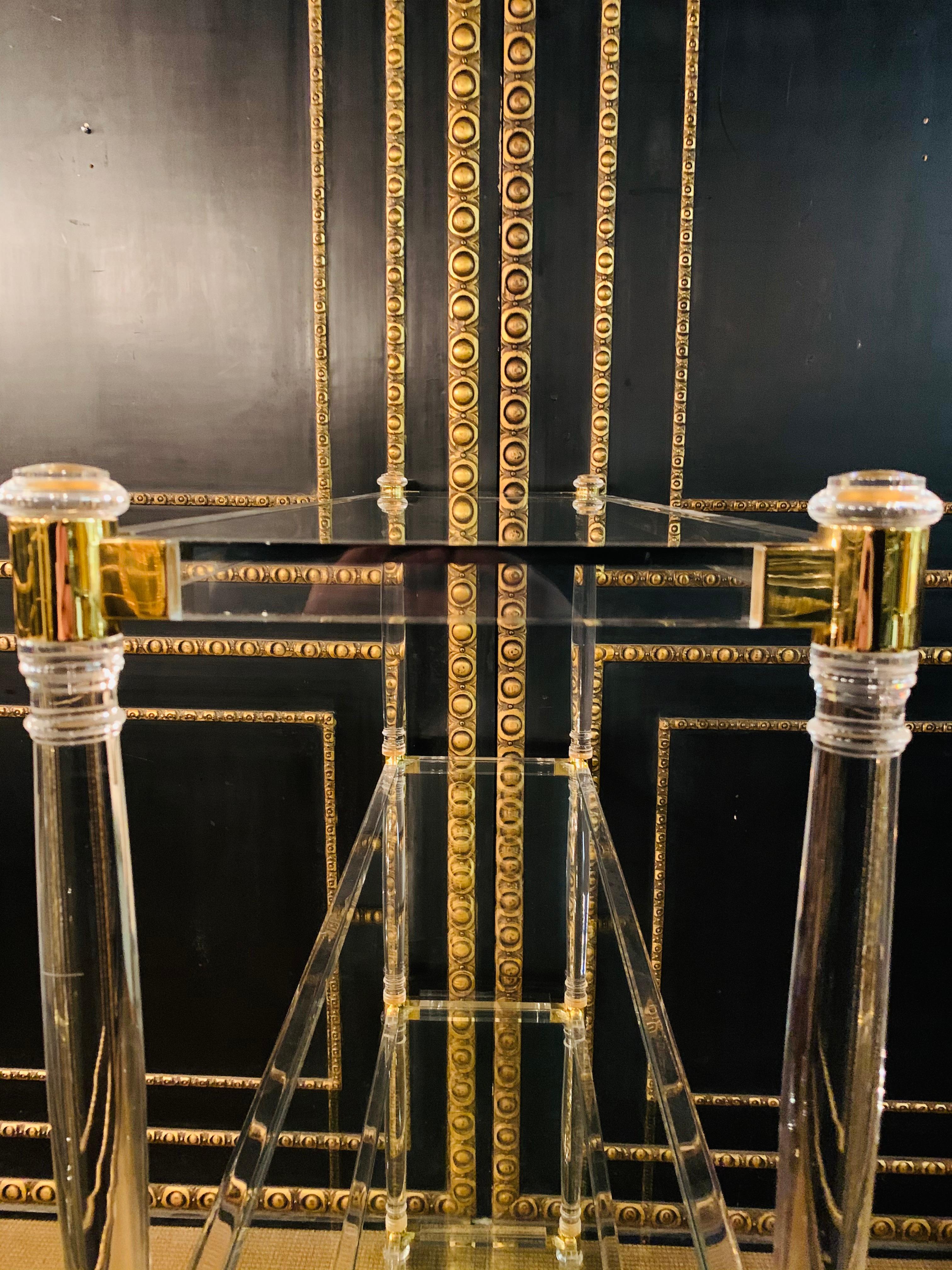 Acrylic Shelf with Gold Elements and 4 Columns For Sale 1