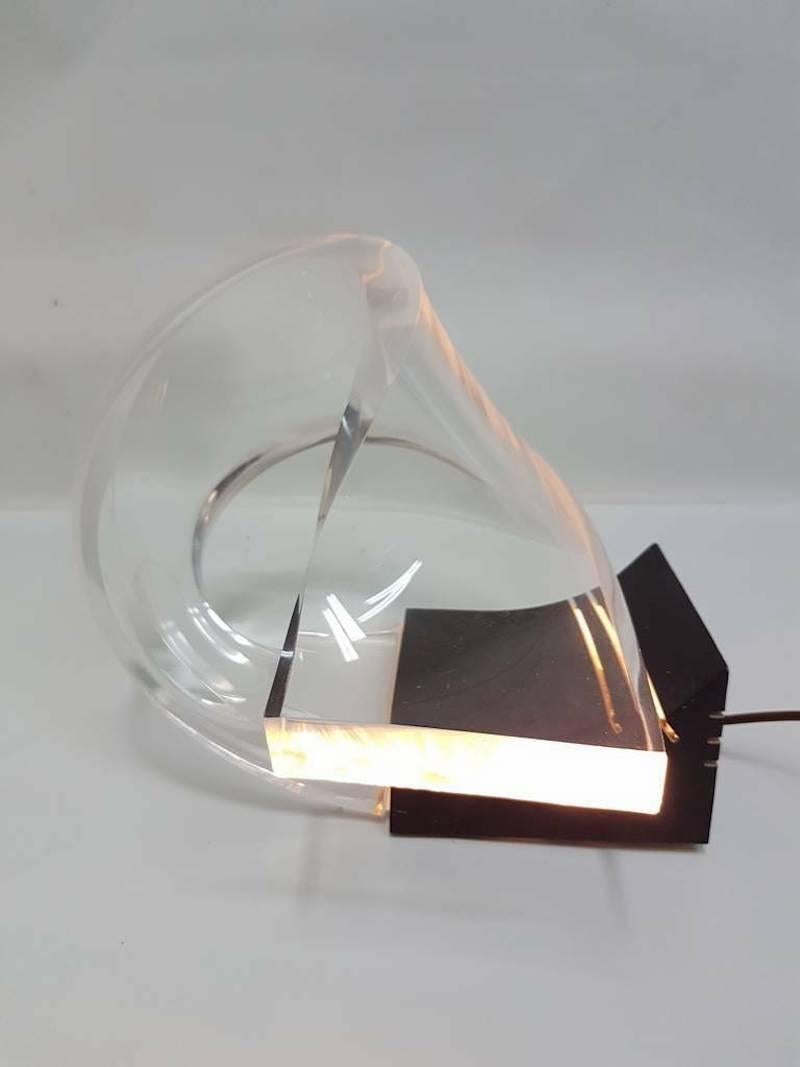 Late 20th Century Acrylic Swirl Table Lamp Design Gaetano Missaglia, 1970s For Sale