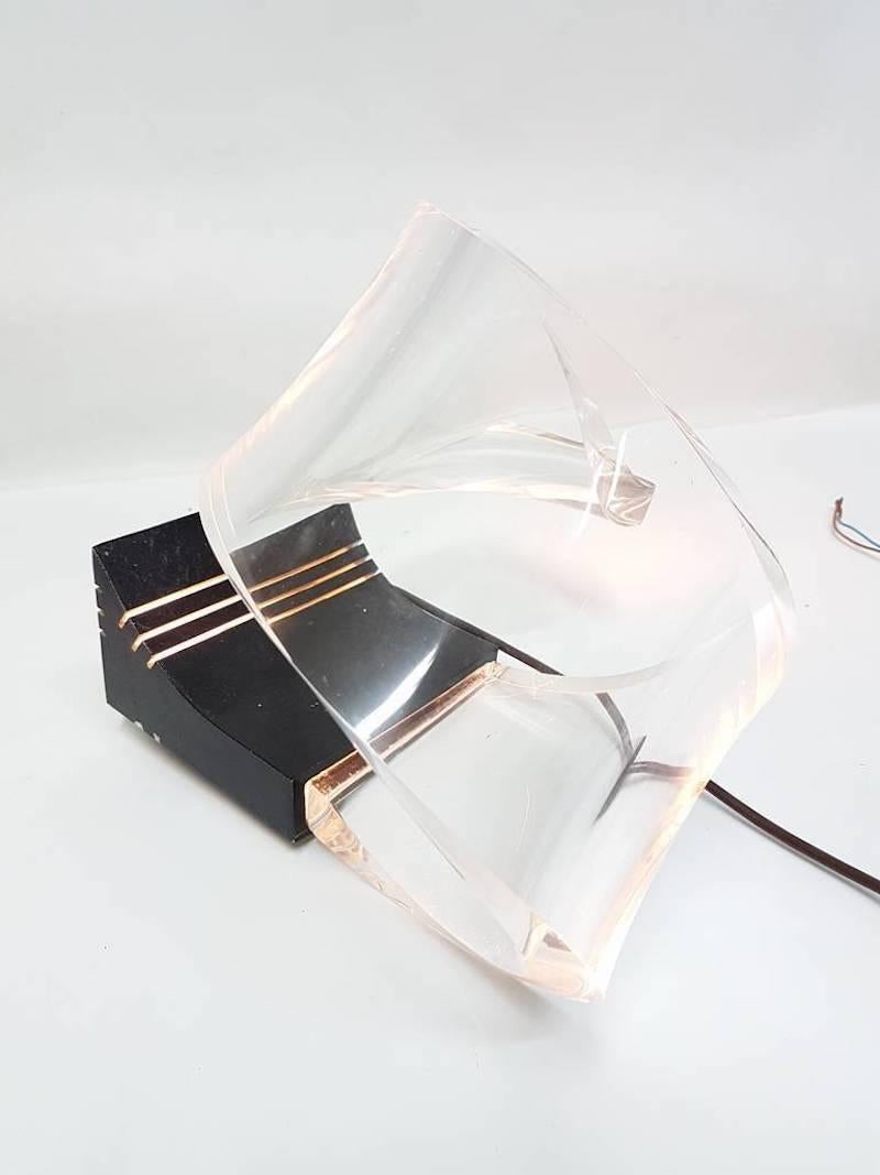 Acrylic Swirl Table Lamp Design Gaetano Missaglia, 1970s For Sale 2