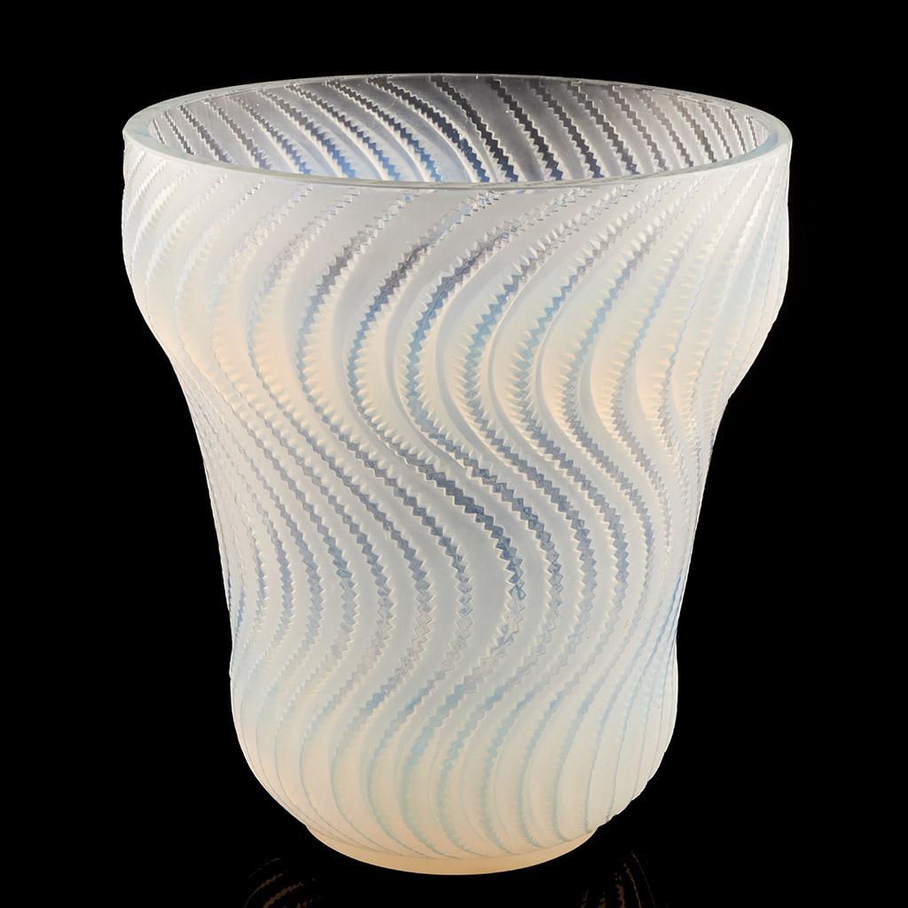 'Actinia' an Opalescent Glass Vase by Rene Lalique For Sale 1