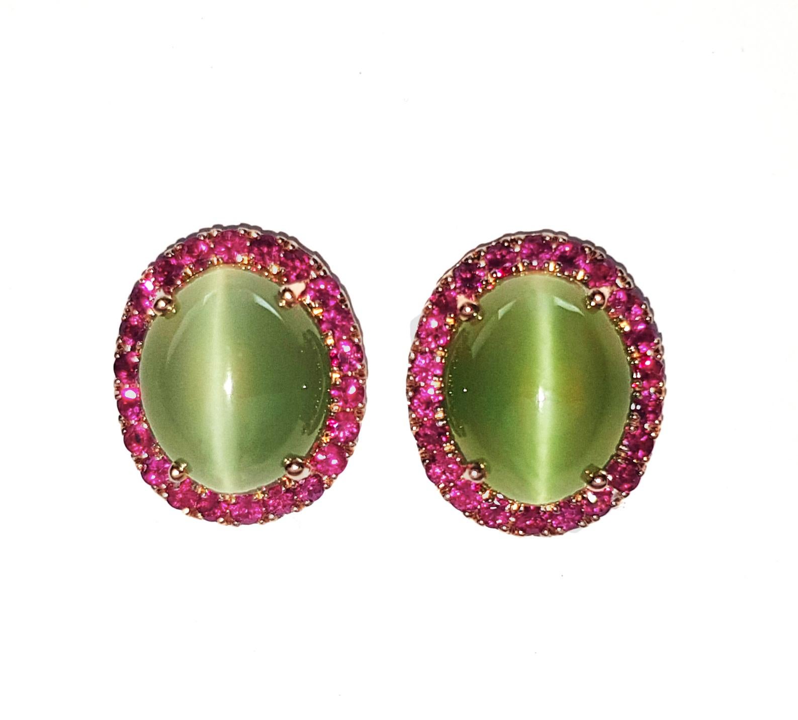 Contemporaneo Orecchini con occhio di gatto in actinolite e zaffiro rosa con montatura in oro rosa 18 carati in vendita