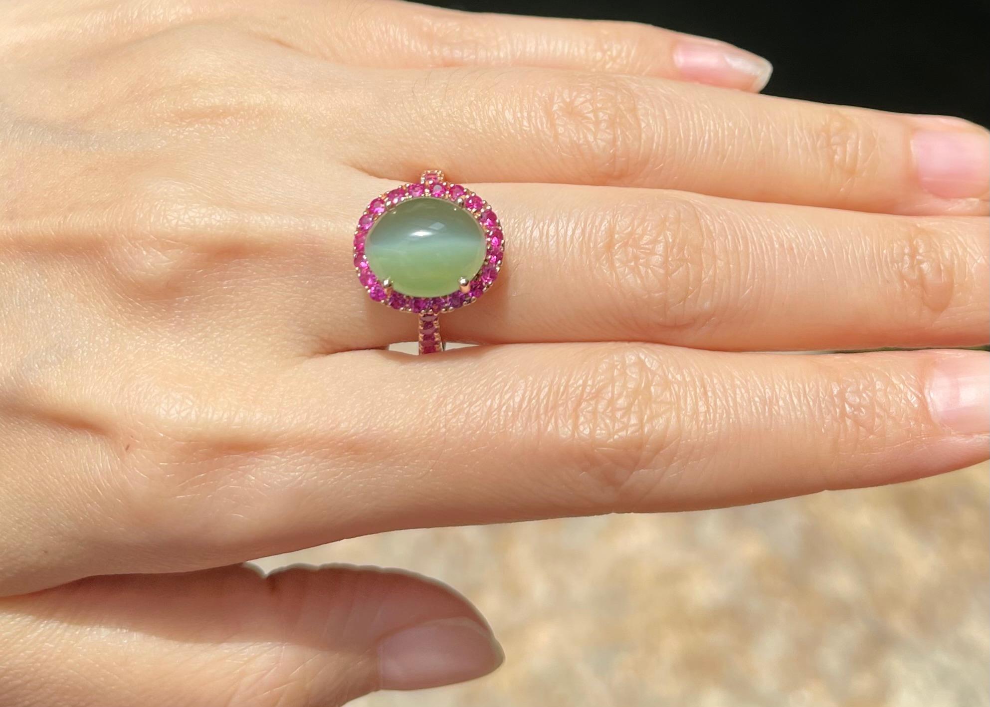 Contemporary Actinolite Cat's Eye with Pink Sapphire Ring set in 18K Rose Gold Settings For Sale