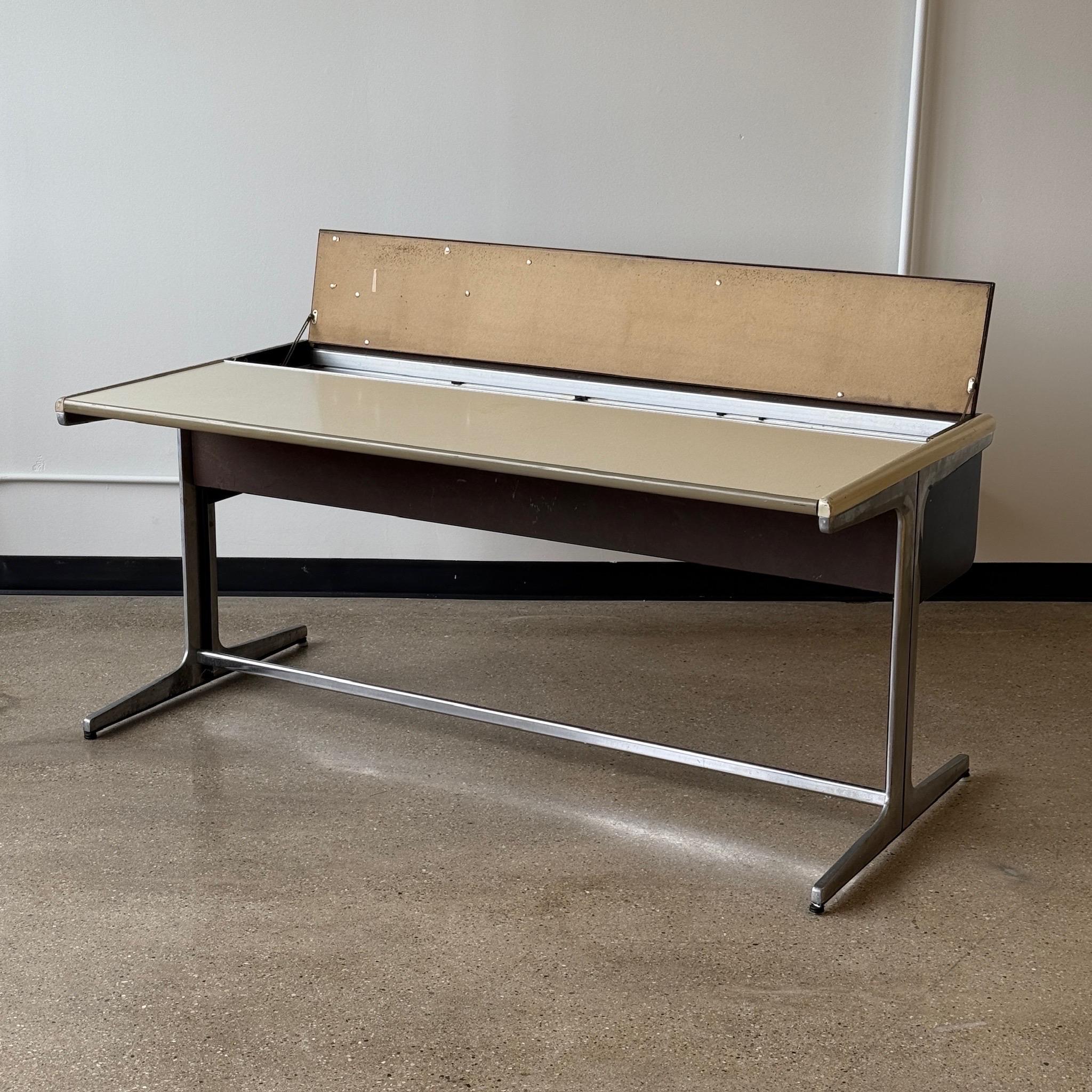 Métal Bureau Action de George Nelson pour Herman Miller