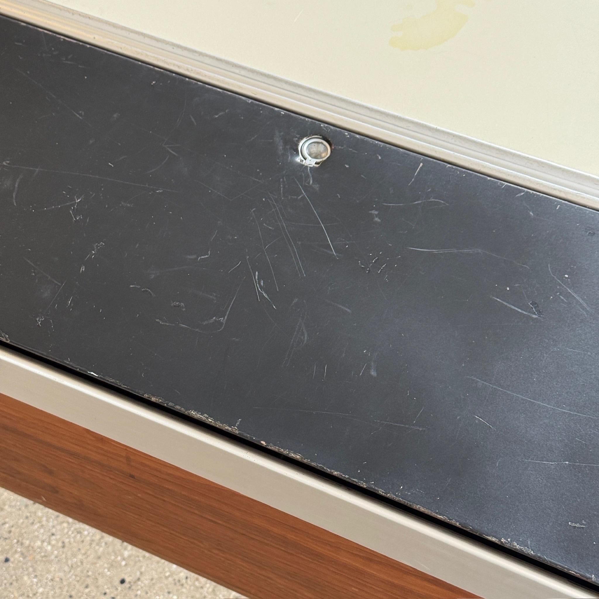 Bureau Action de George Nelson pour Herman Miller 1