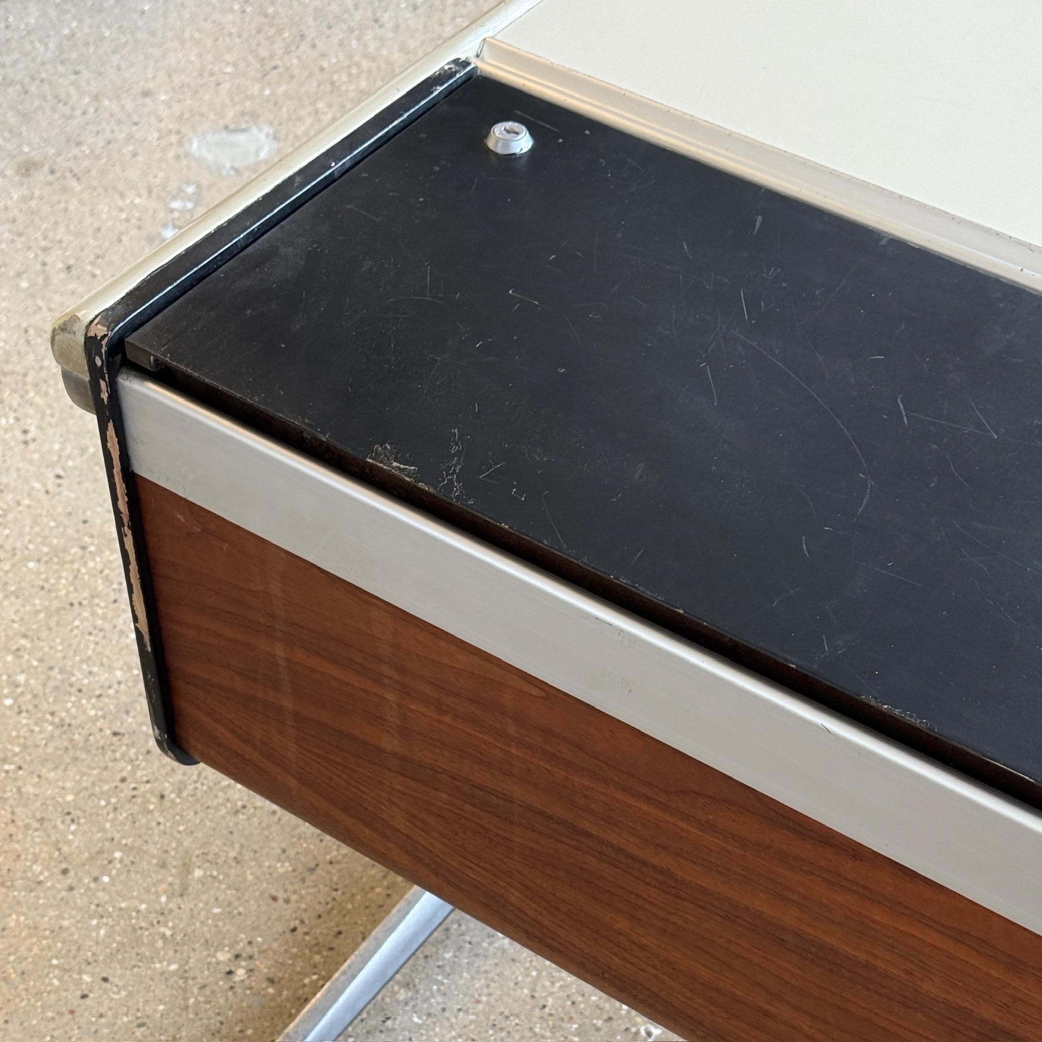 Bureau Action de George Nelson pour Herman Miller 2